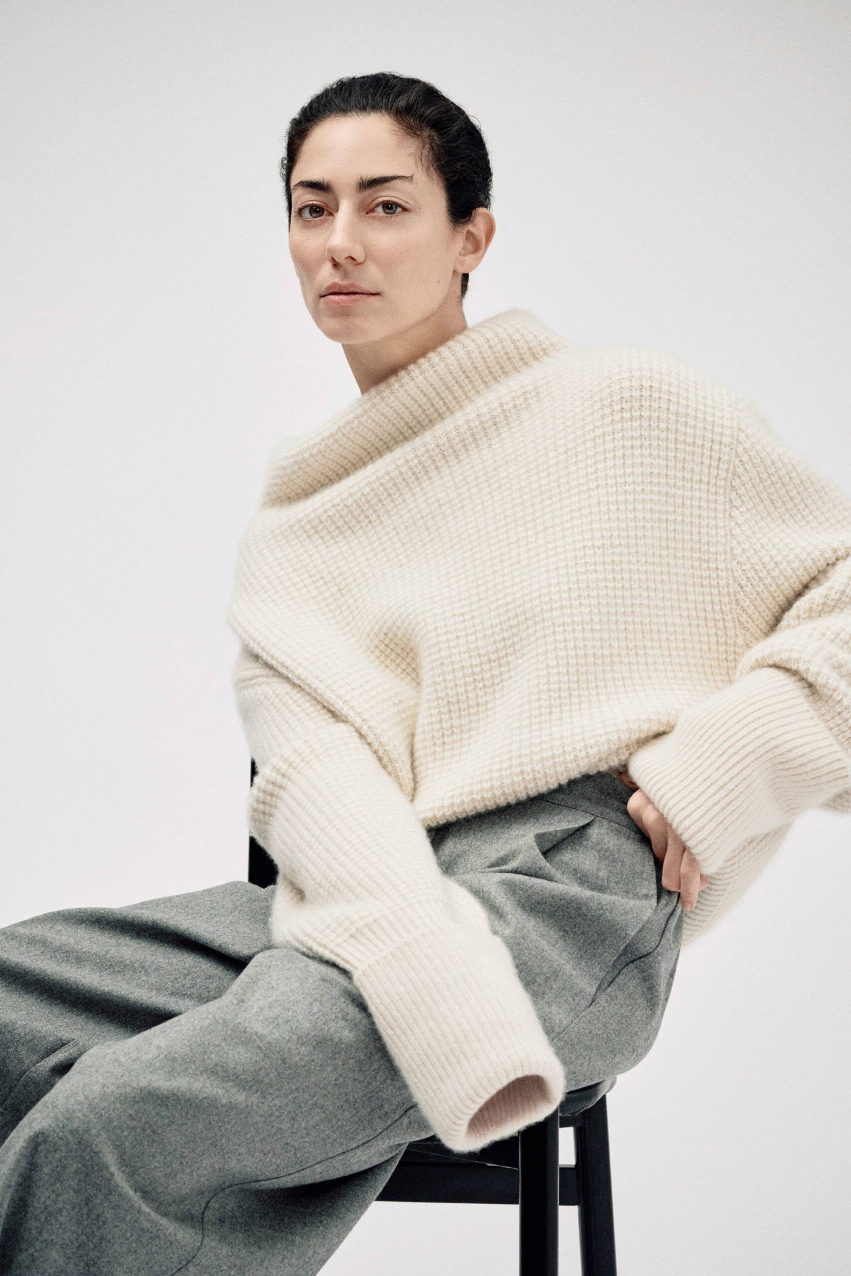 gray cotton relaxed pleated pants