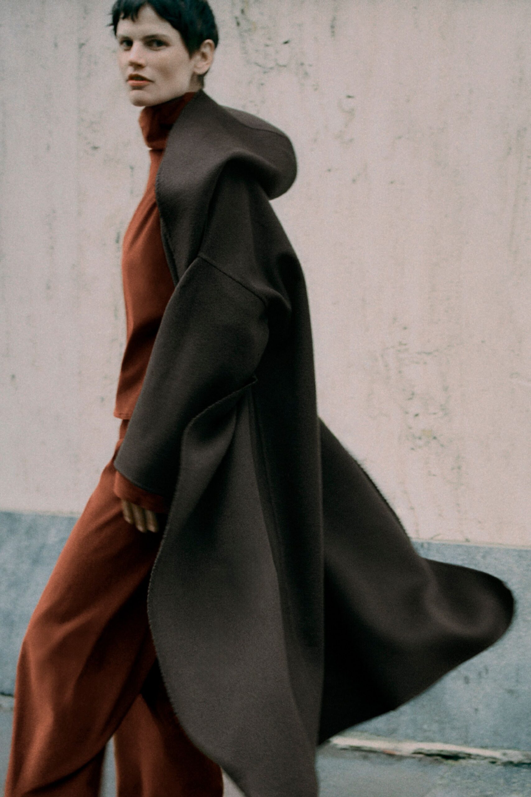 brown wool long-sleeve hooded relaxed layered flowing coat
