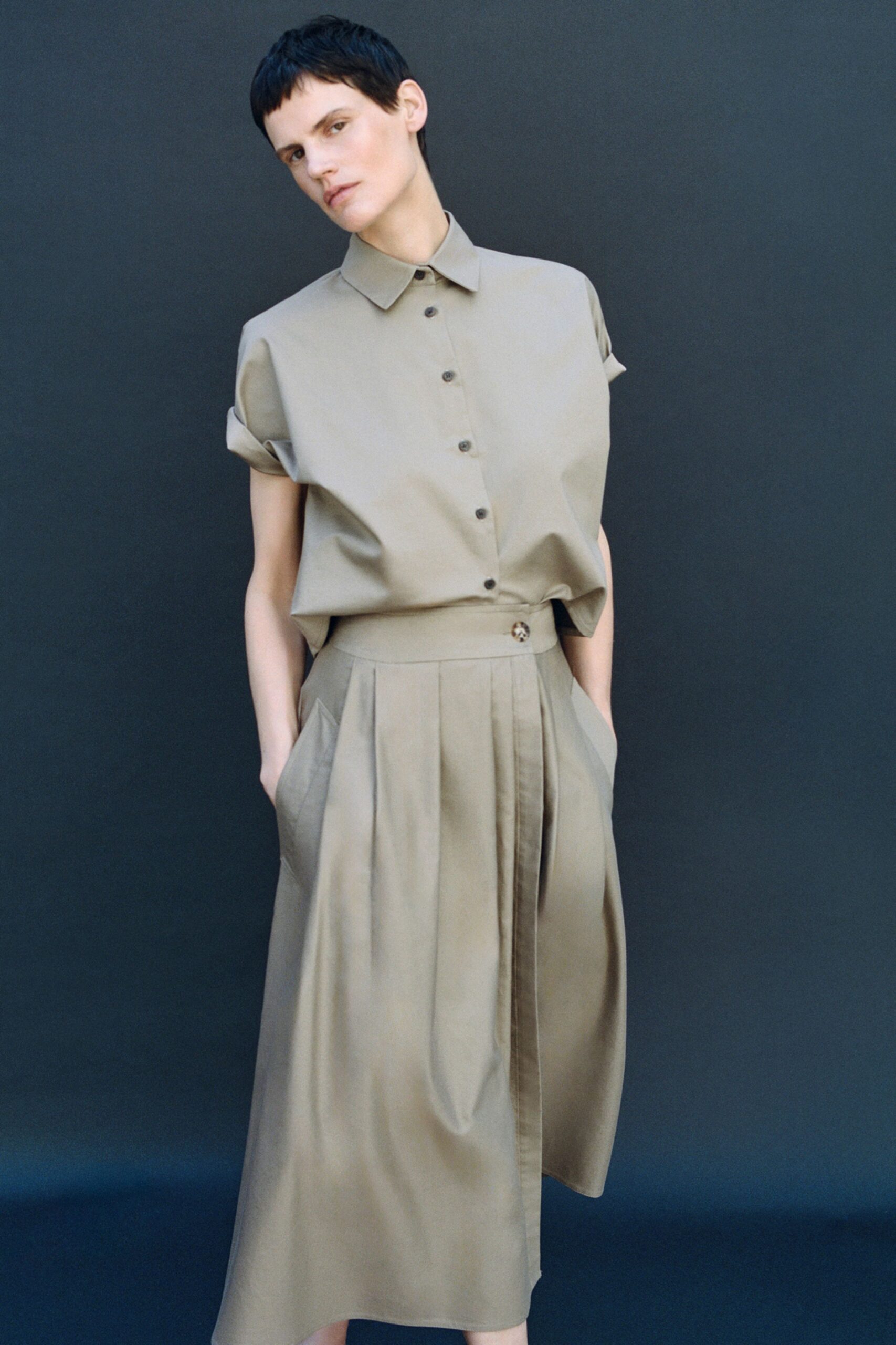beige cotton fitted high-waisted pleated midi skirt