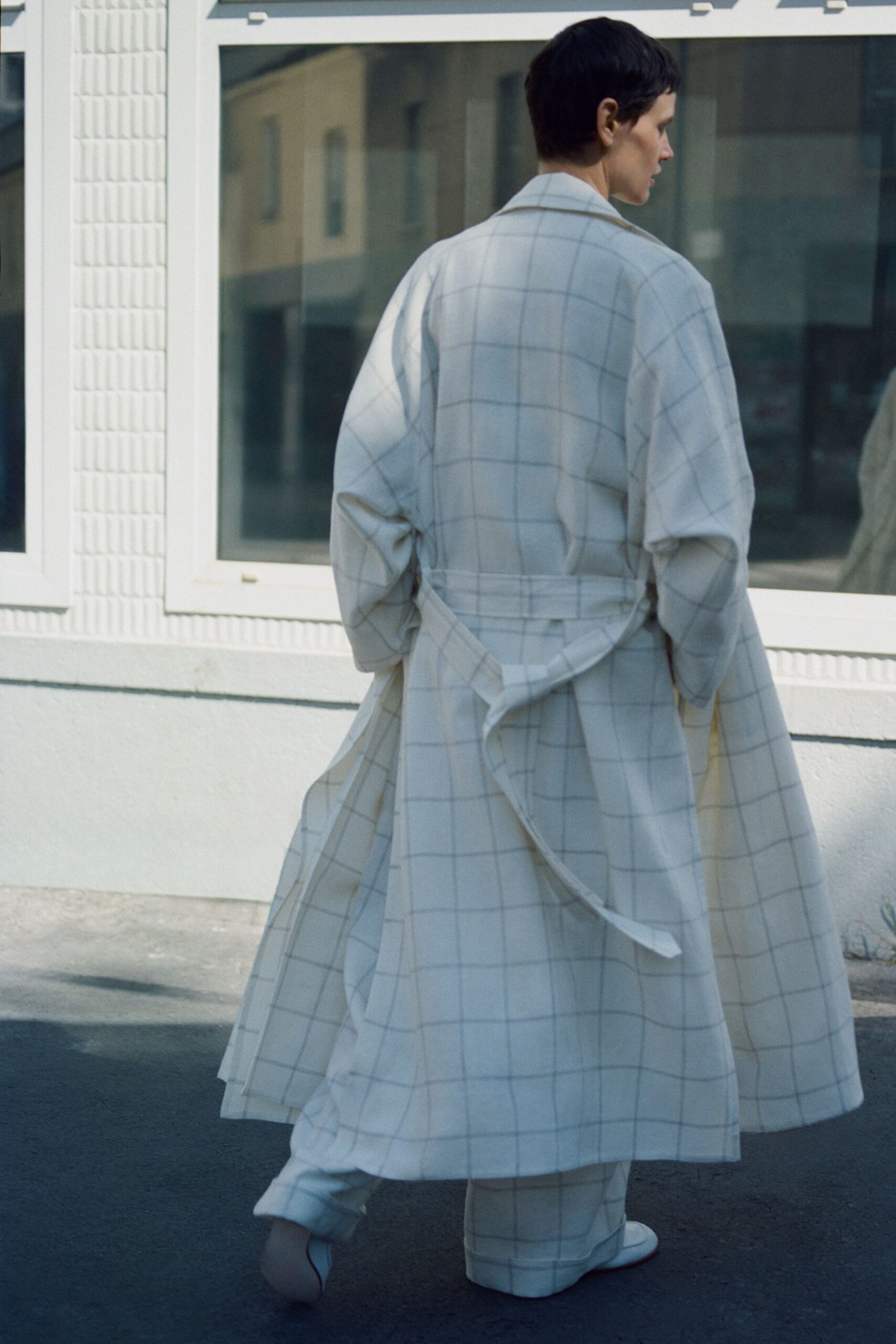 white wool long-sleeve collared relaxed checked belted coat