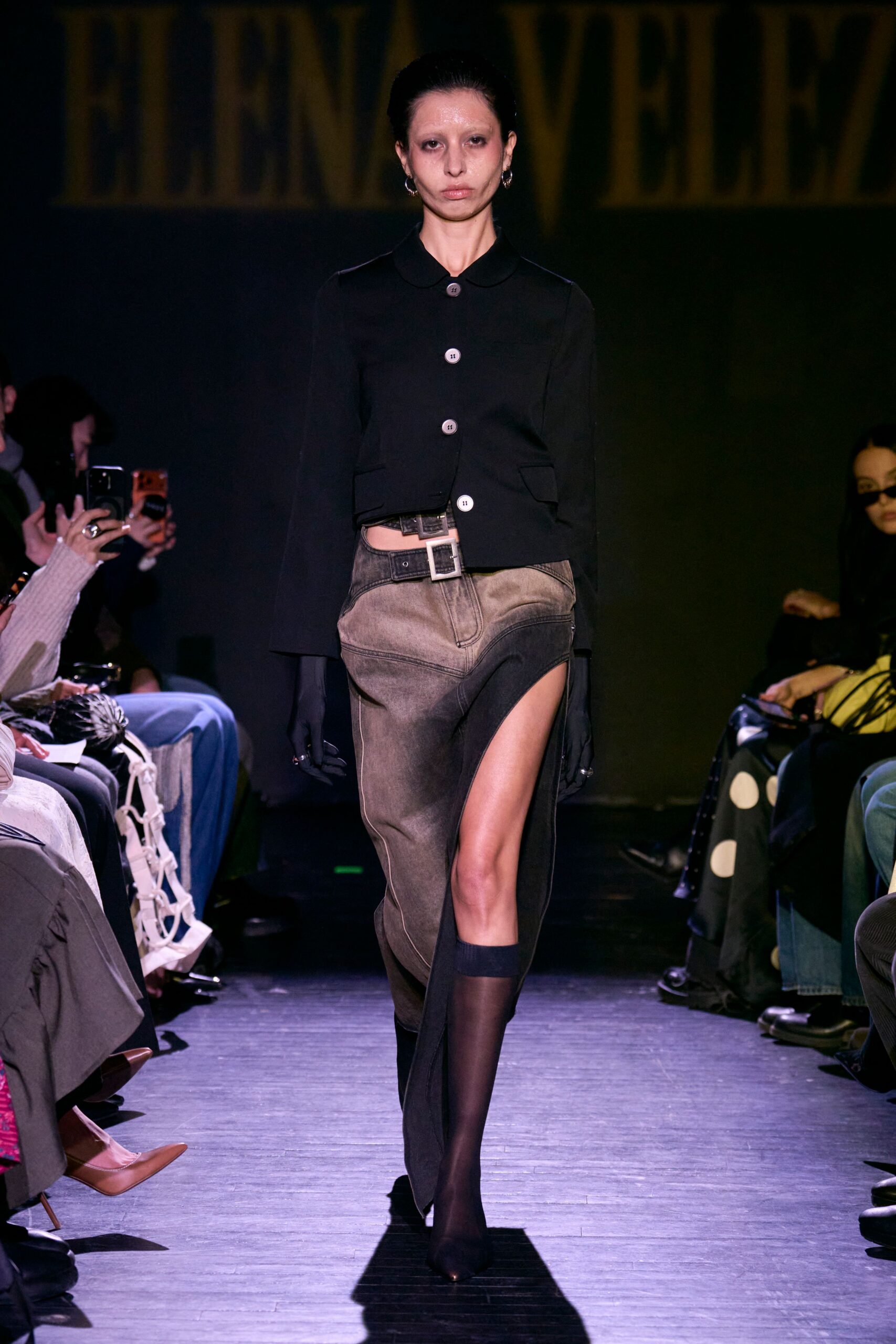 gray denim slit fitted high-waisted pleated skirt