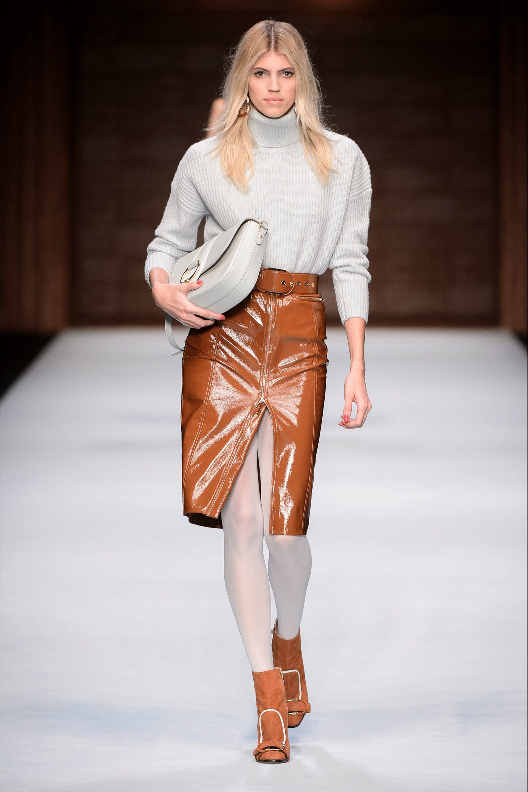 brown leather slit fitted high-waisted pencil shiny skirt
