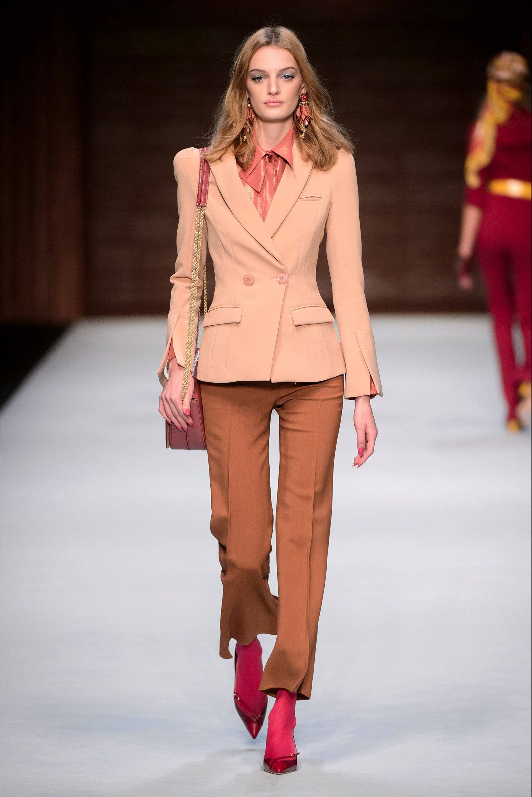 beige cotton long-sleeve collared tailored blazer