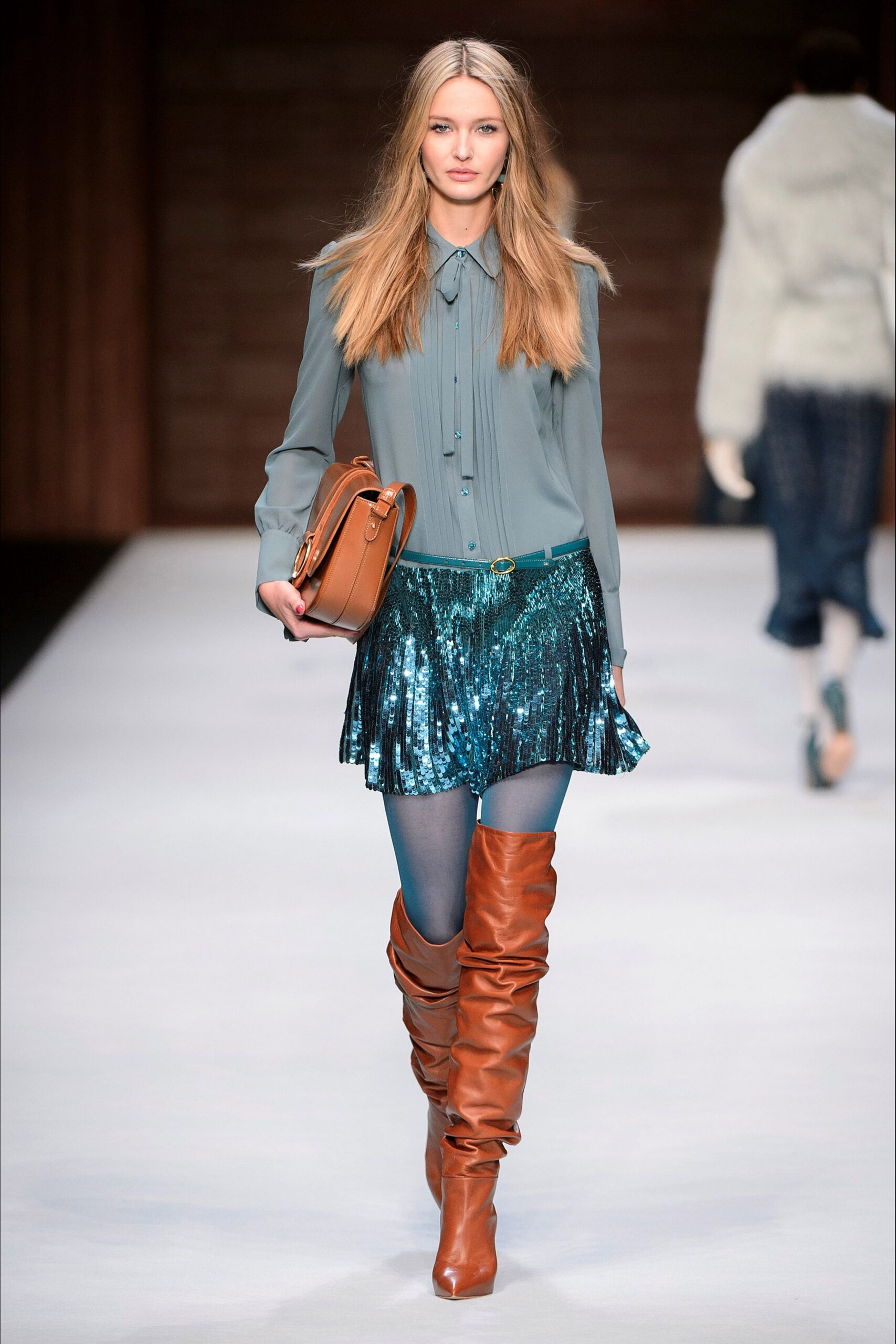 tan leather bag