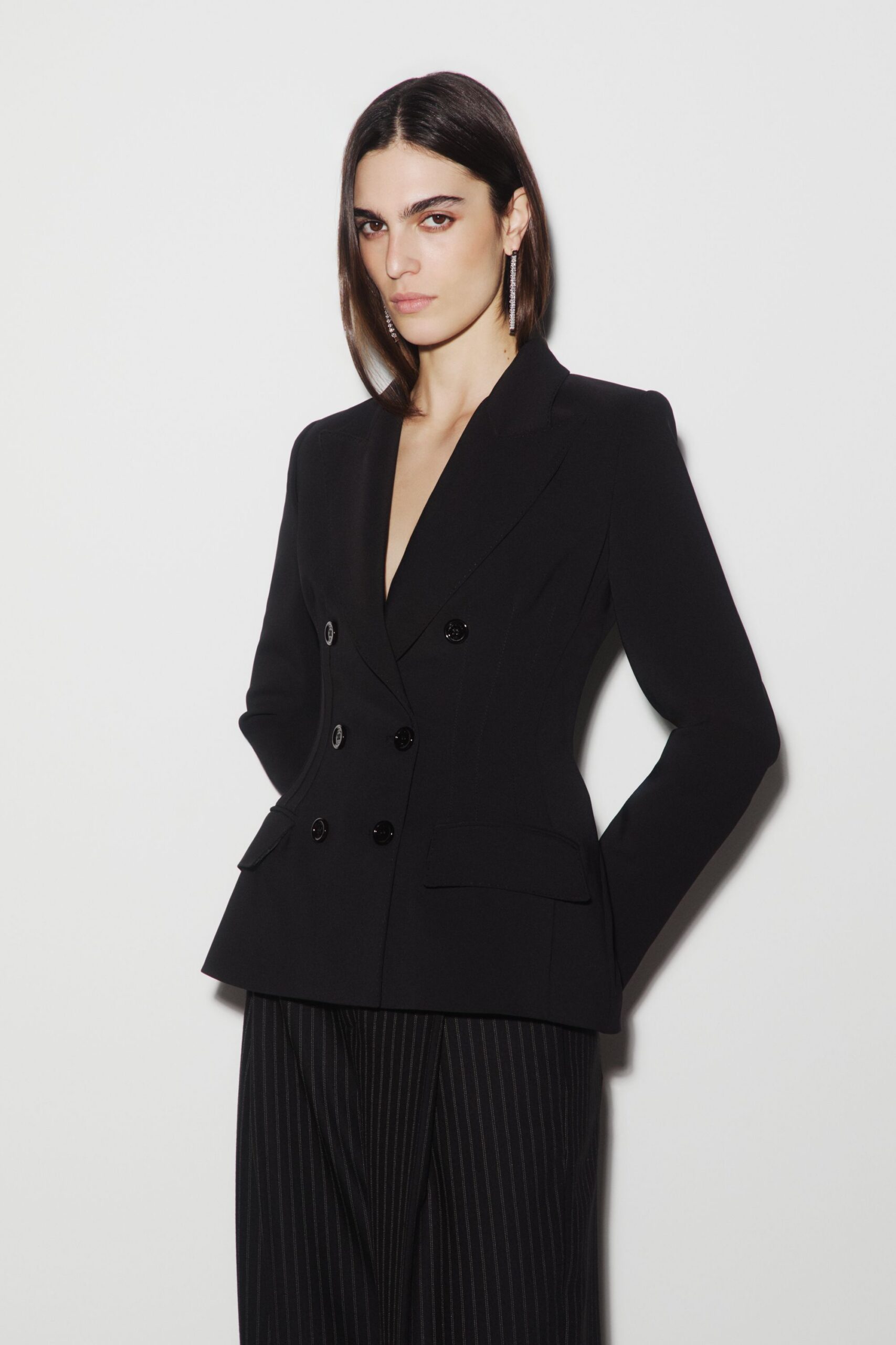 black wool long-sleeve v-neck tailored blazer