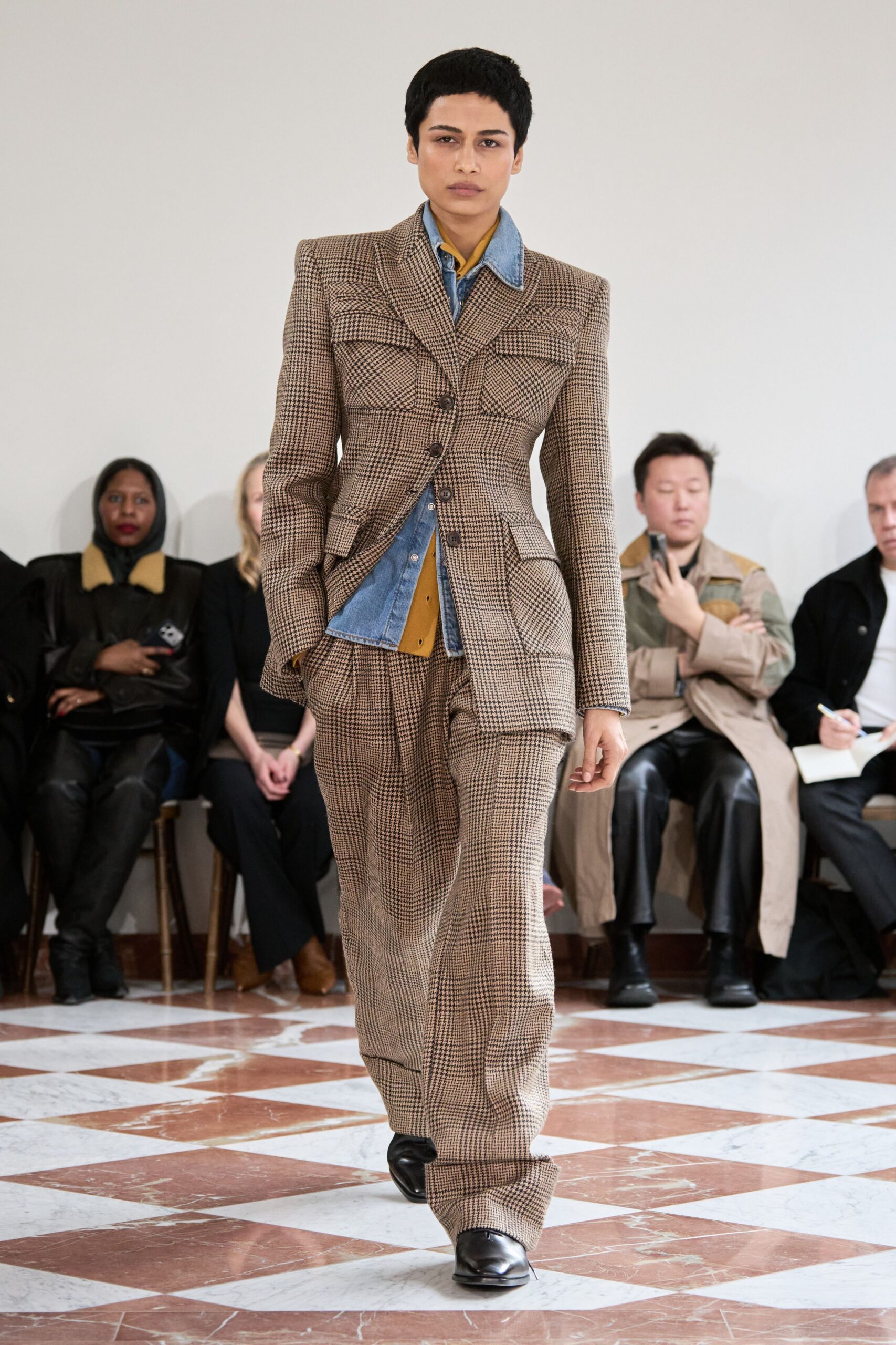 brown wool long-sleeve collared tailored checked suit