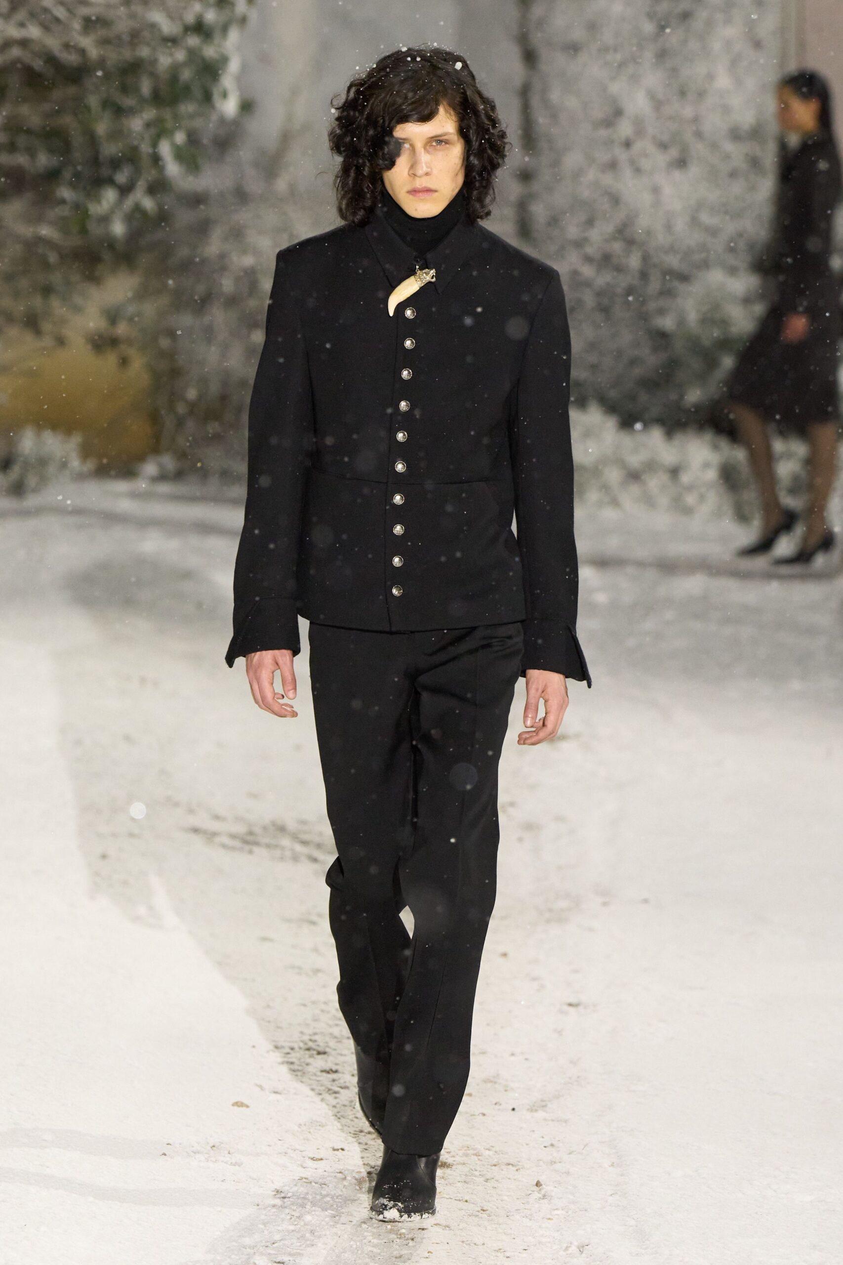 black wool long-sleeve collared structured buttoned jacket