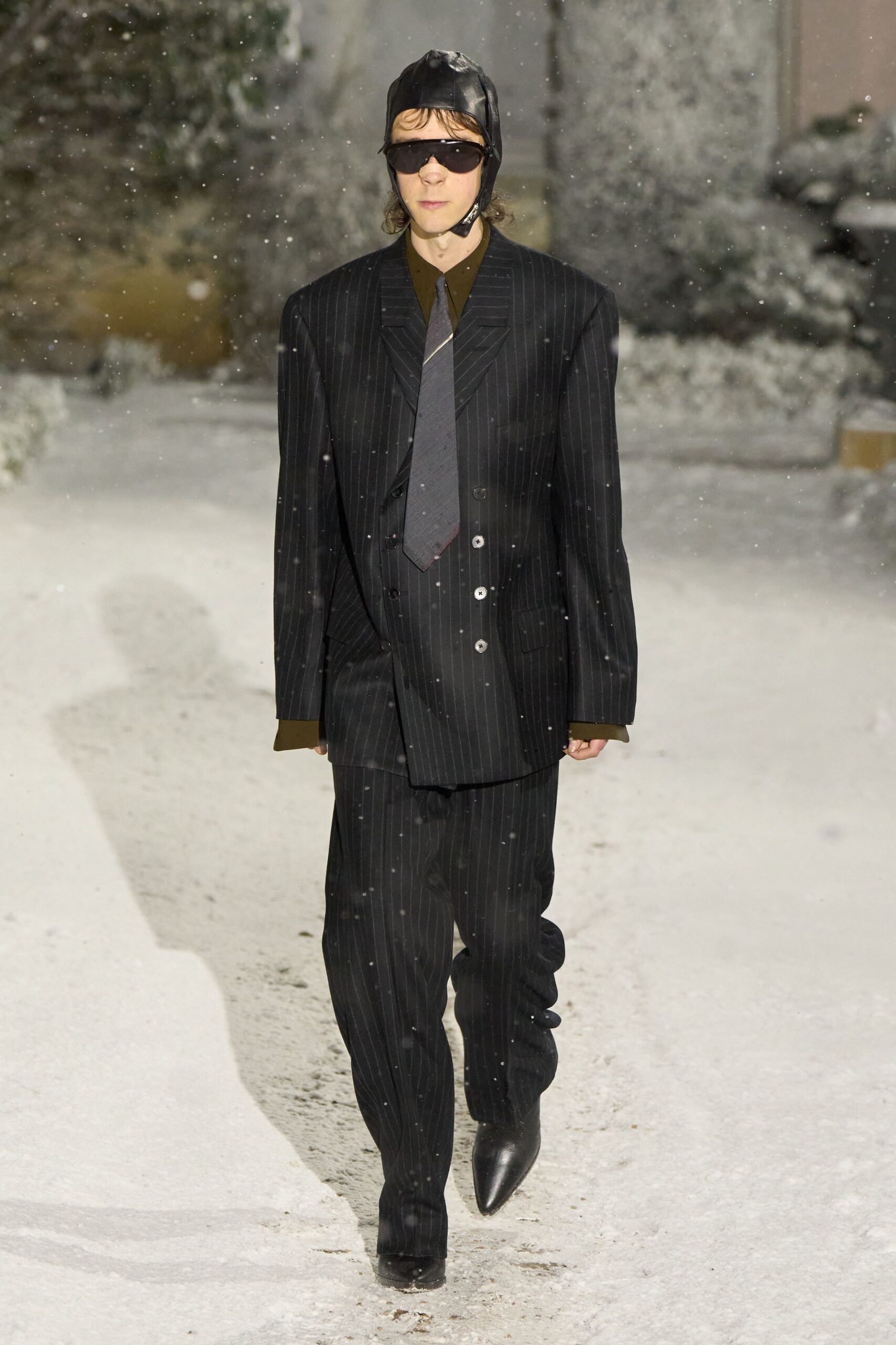 black wool long-sleeve collared oversized striped buttoned suit