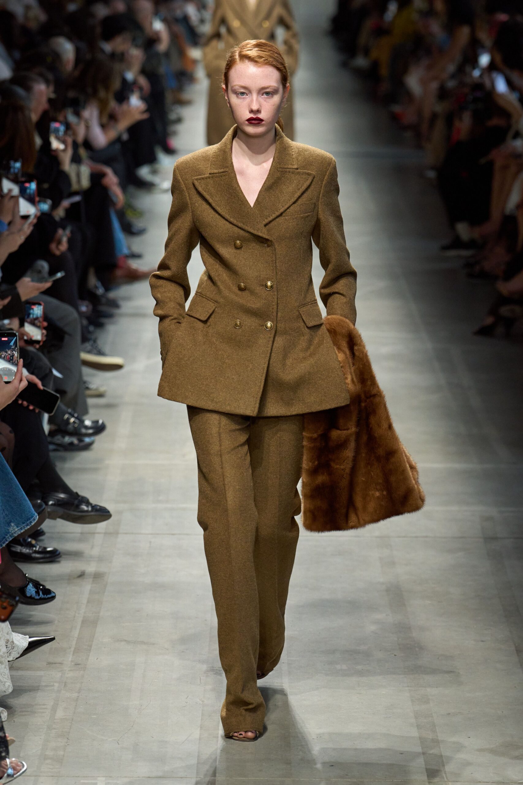 brown wool long-sleeve collared tailored buttoned suit
