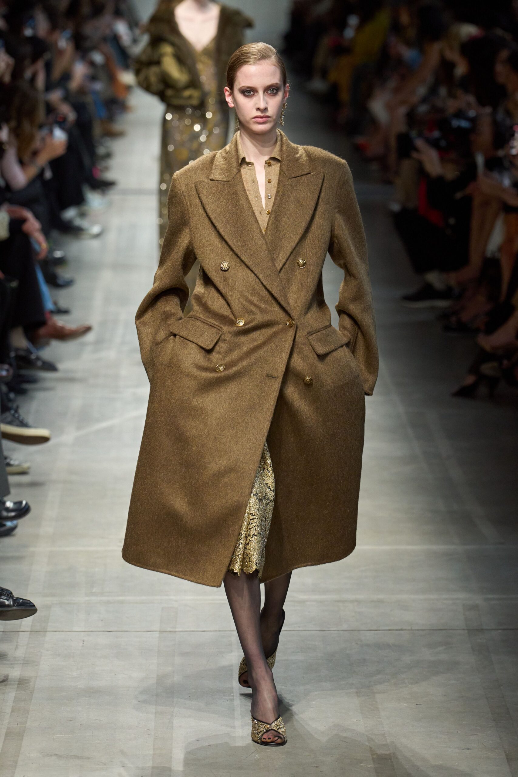brown wool long-sleeve double-breasted structured coat
