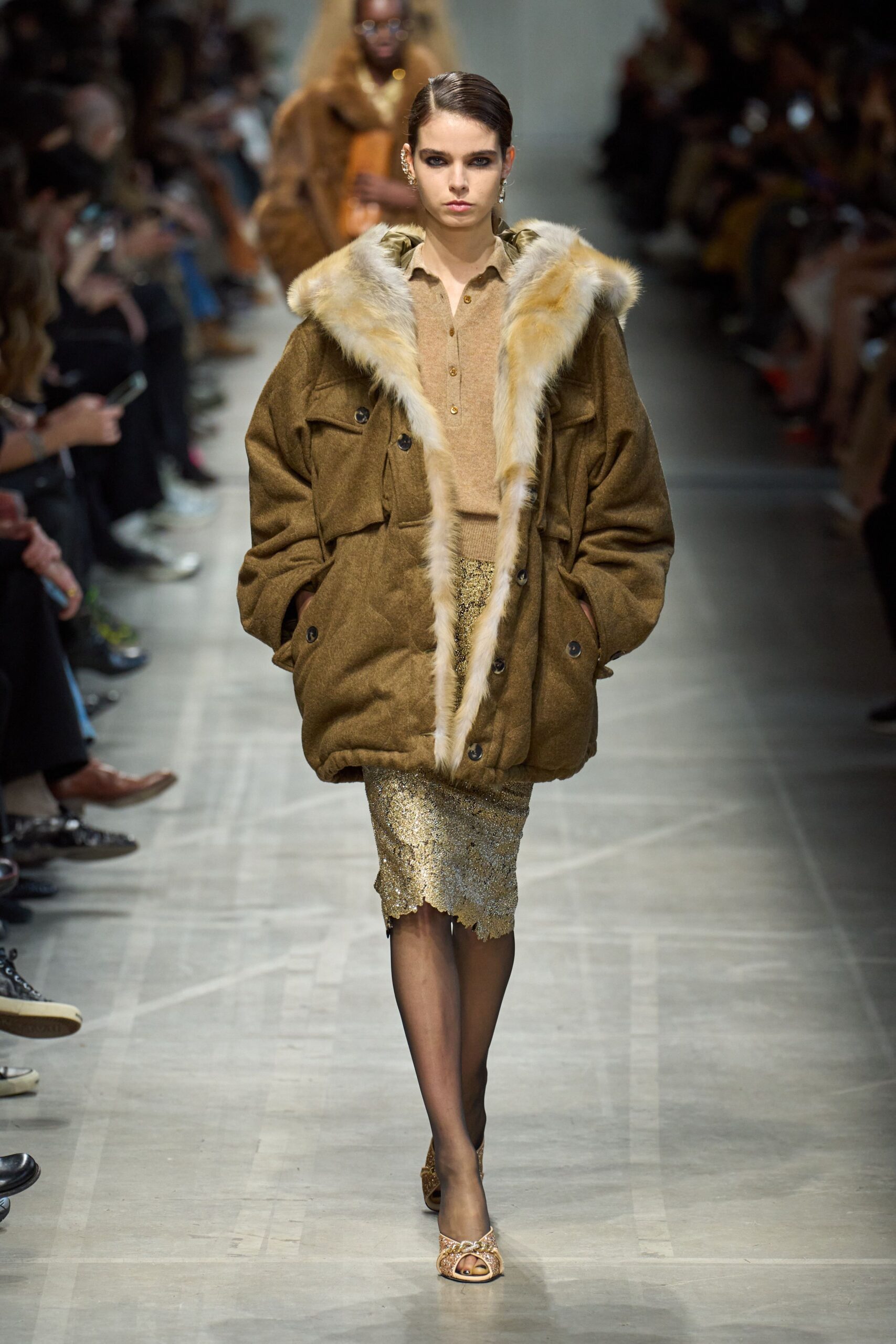 brown wool long-sleeve collared oversized zippered coat