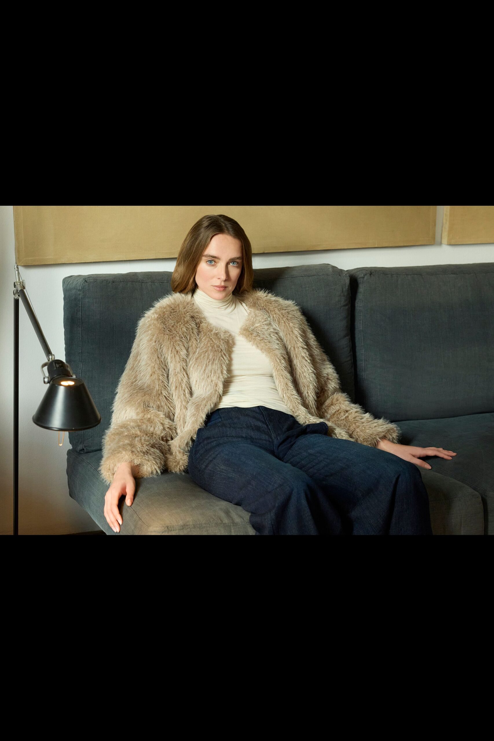 beige faux-fur long-sleeve relaxed layered jacket