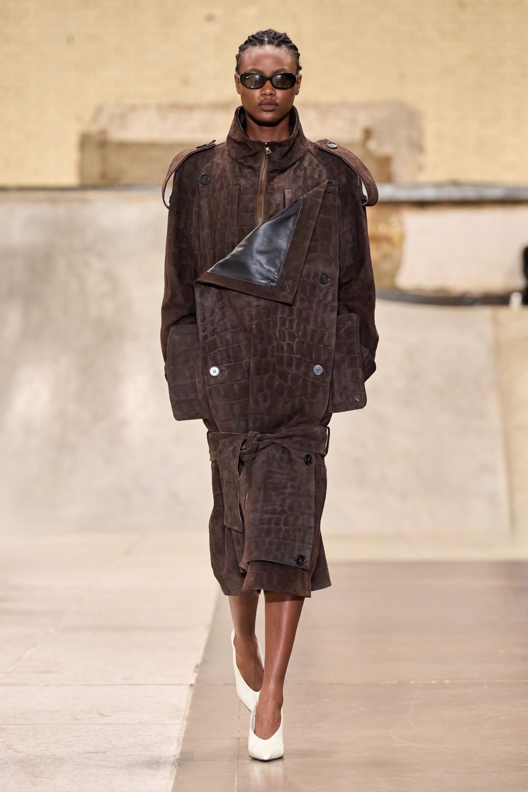 brown suede long-sleeve collared relaxed zippered coat