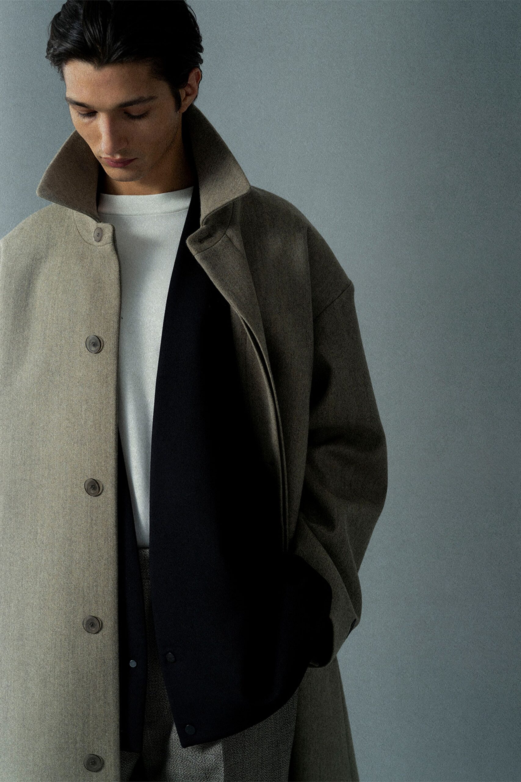 beige wool long-sleeve collared relaxed buttoned coat