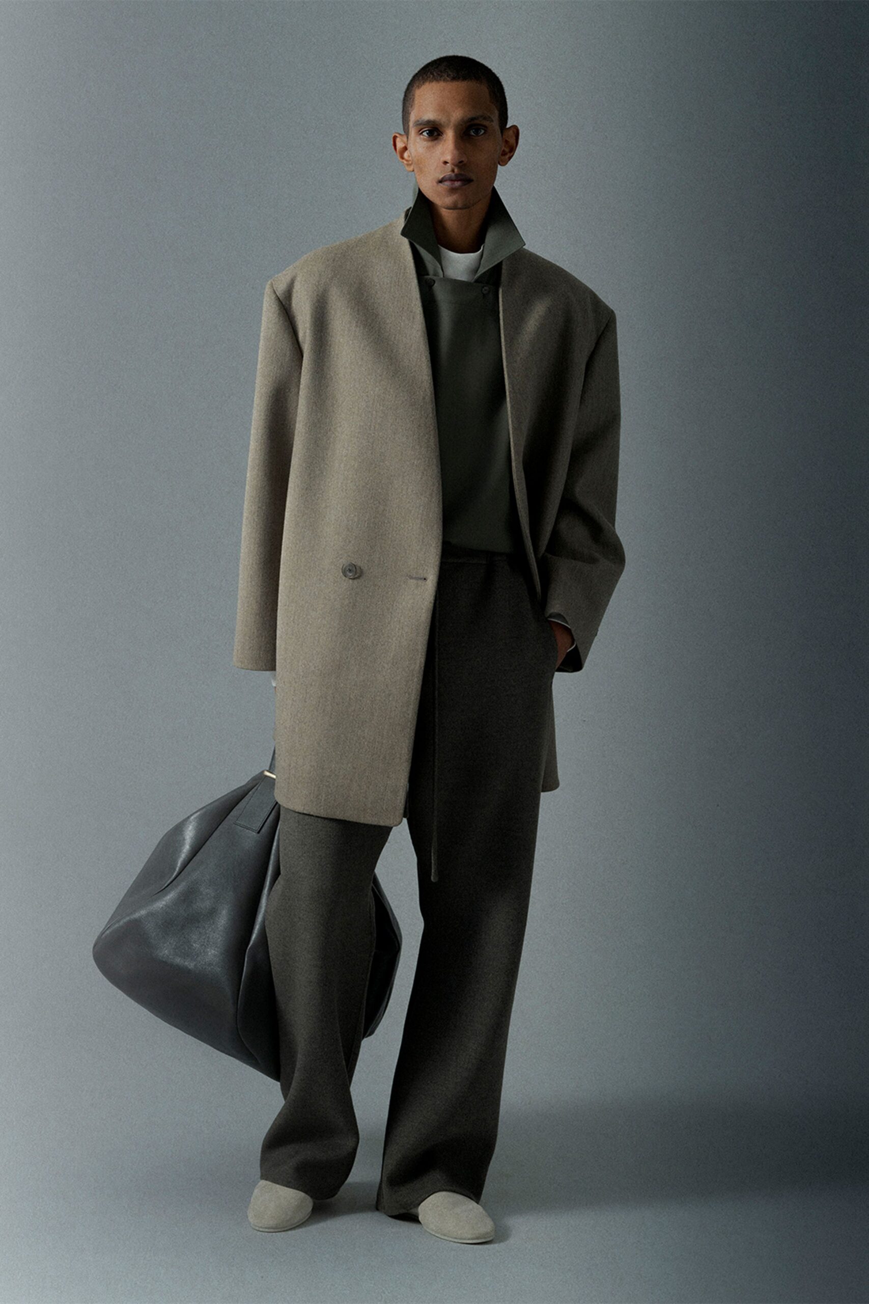 gray wool long-sleeve collared relaxed buttoned coat