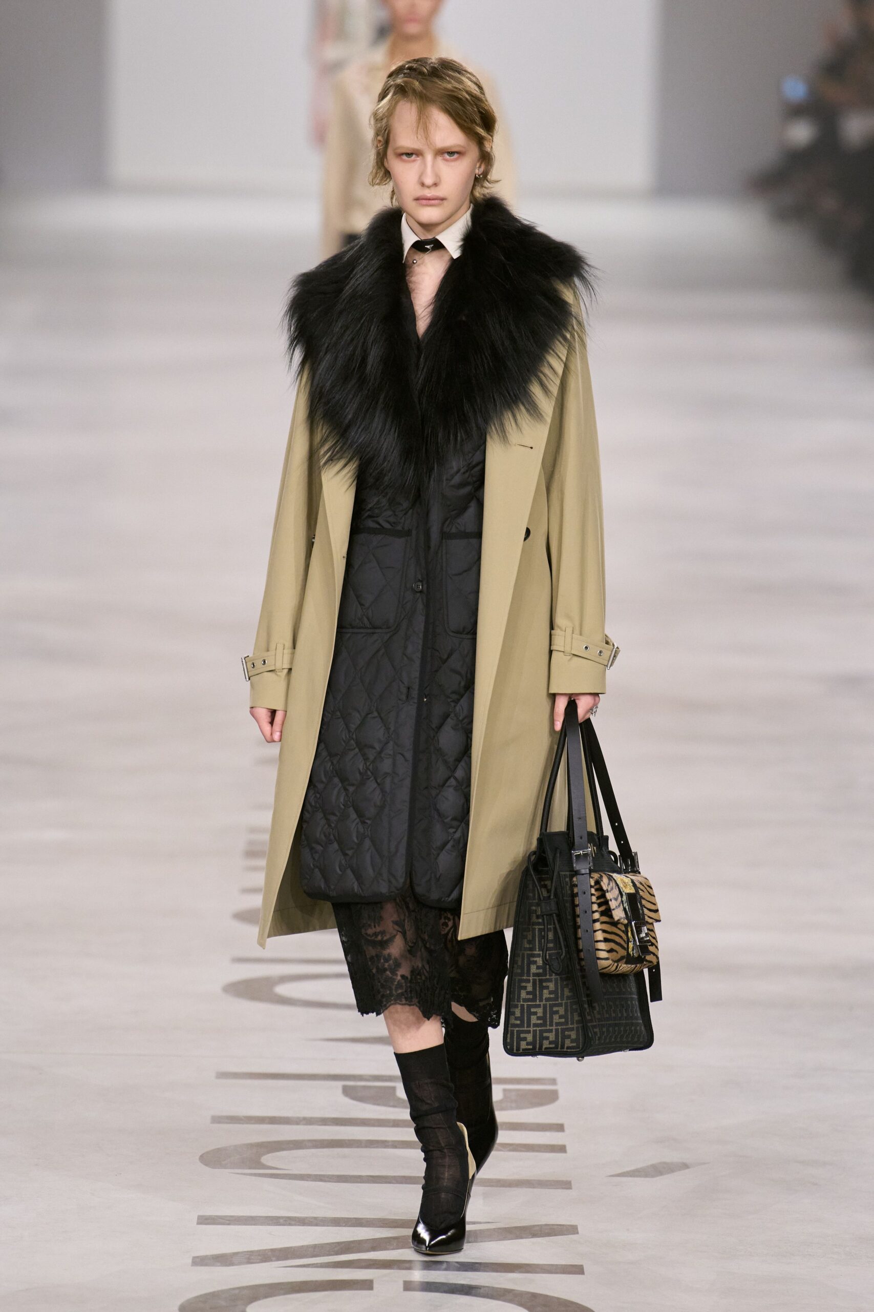 beige faux-fur long-sleeve collared relaxed zippered pockets coat
