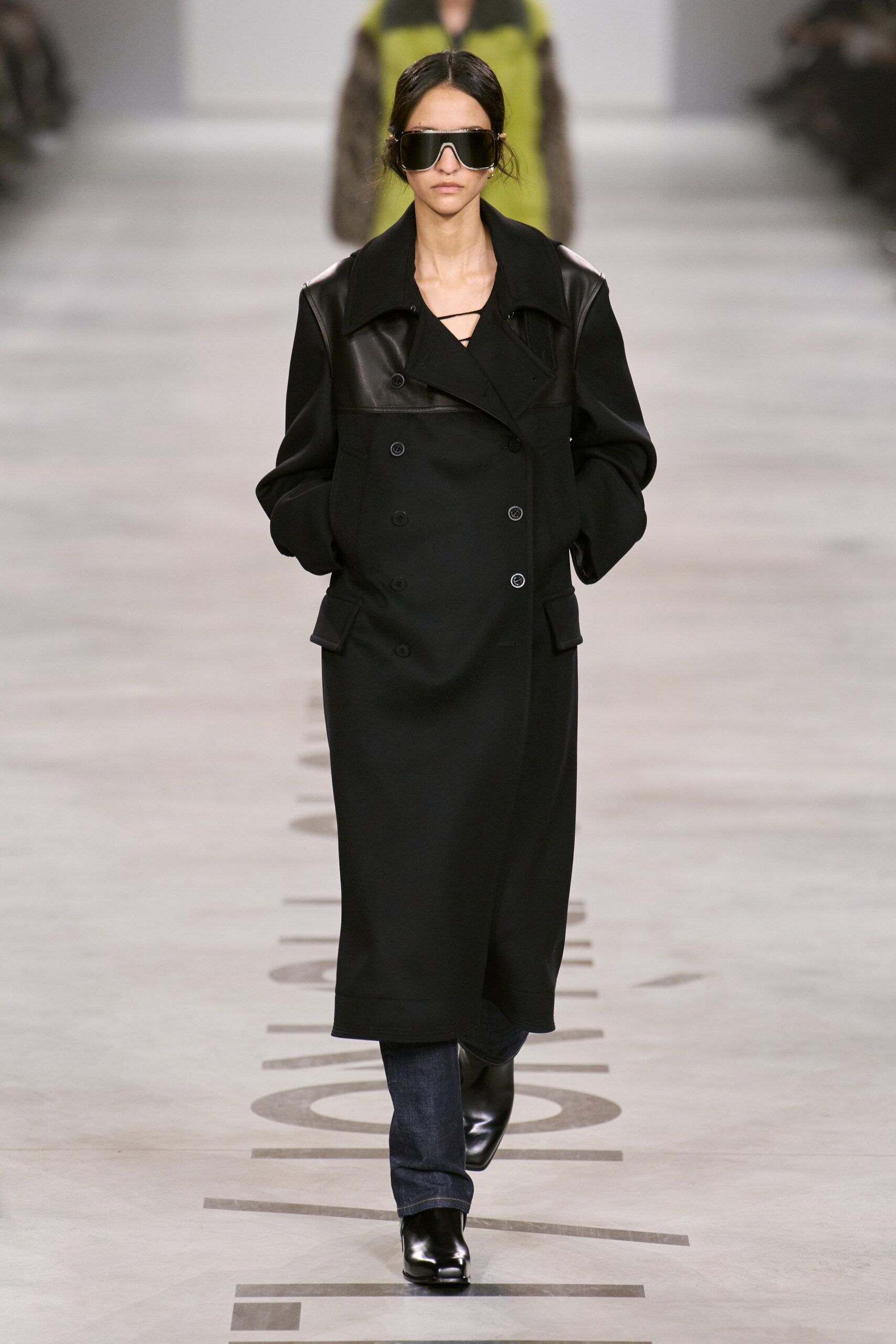 black wool long-sleeve collared relaxed coat