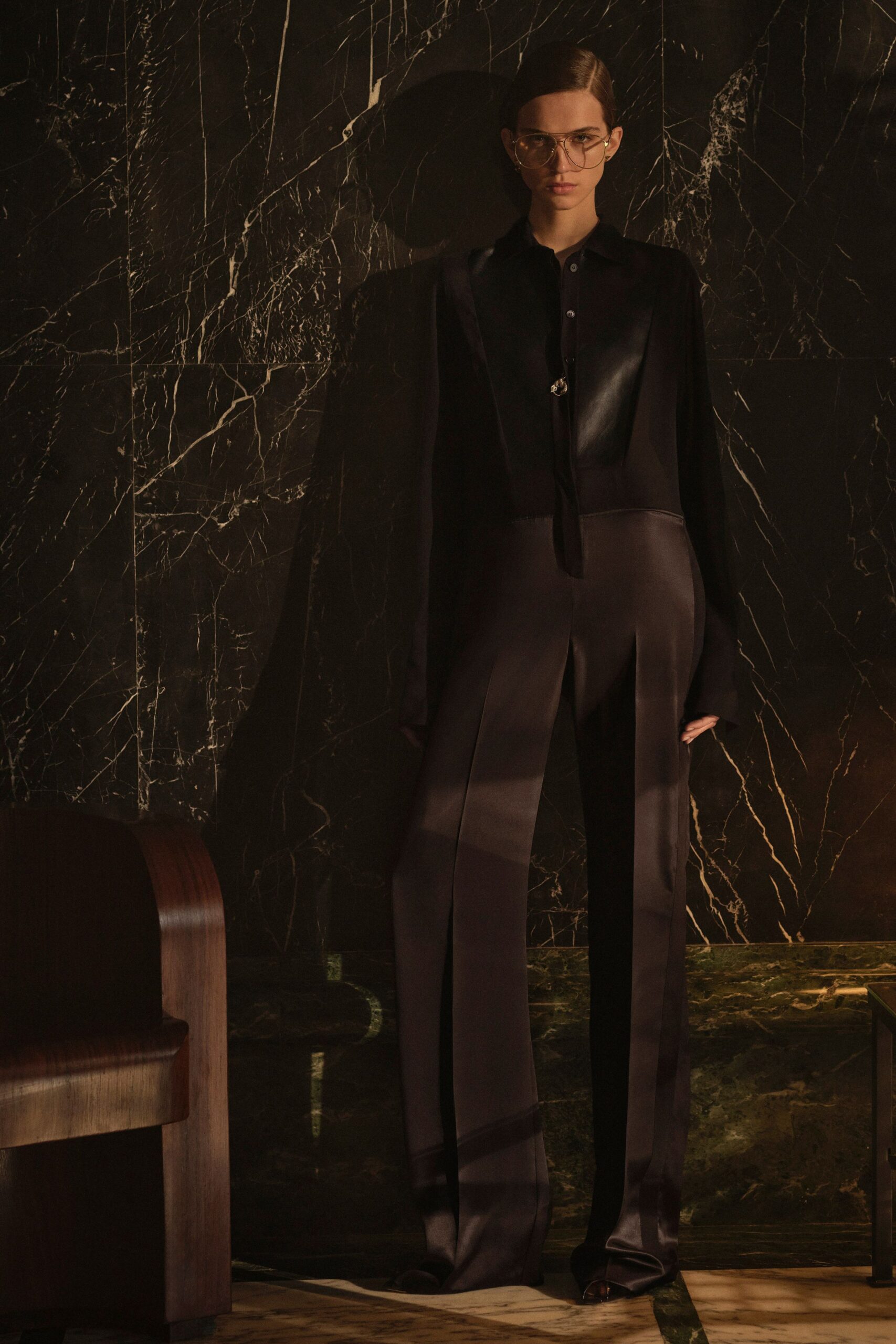 black silk long-sleeve collared fitted pleated shirt