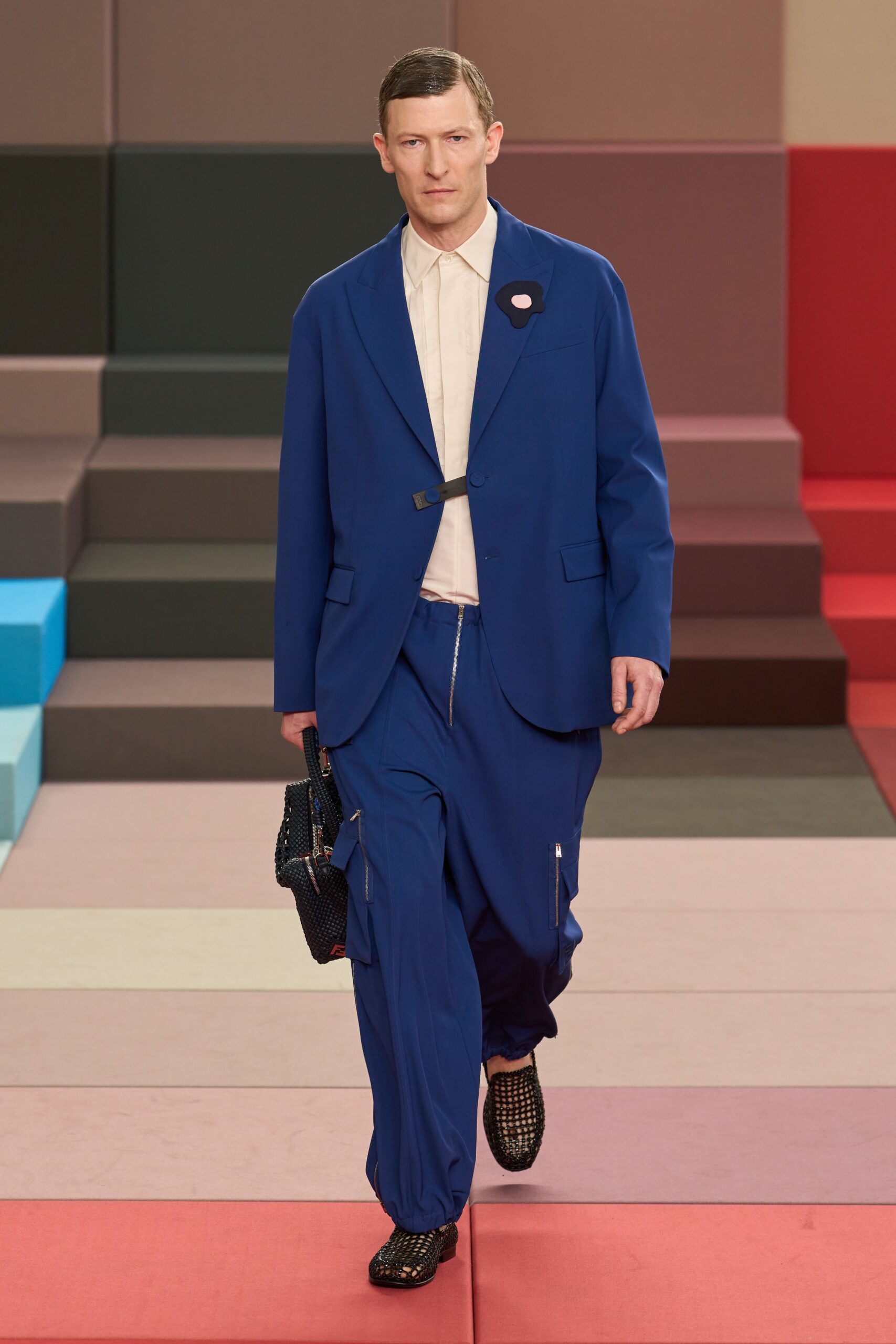 blue blazer beige shirt relaxed pants