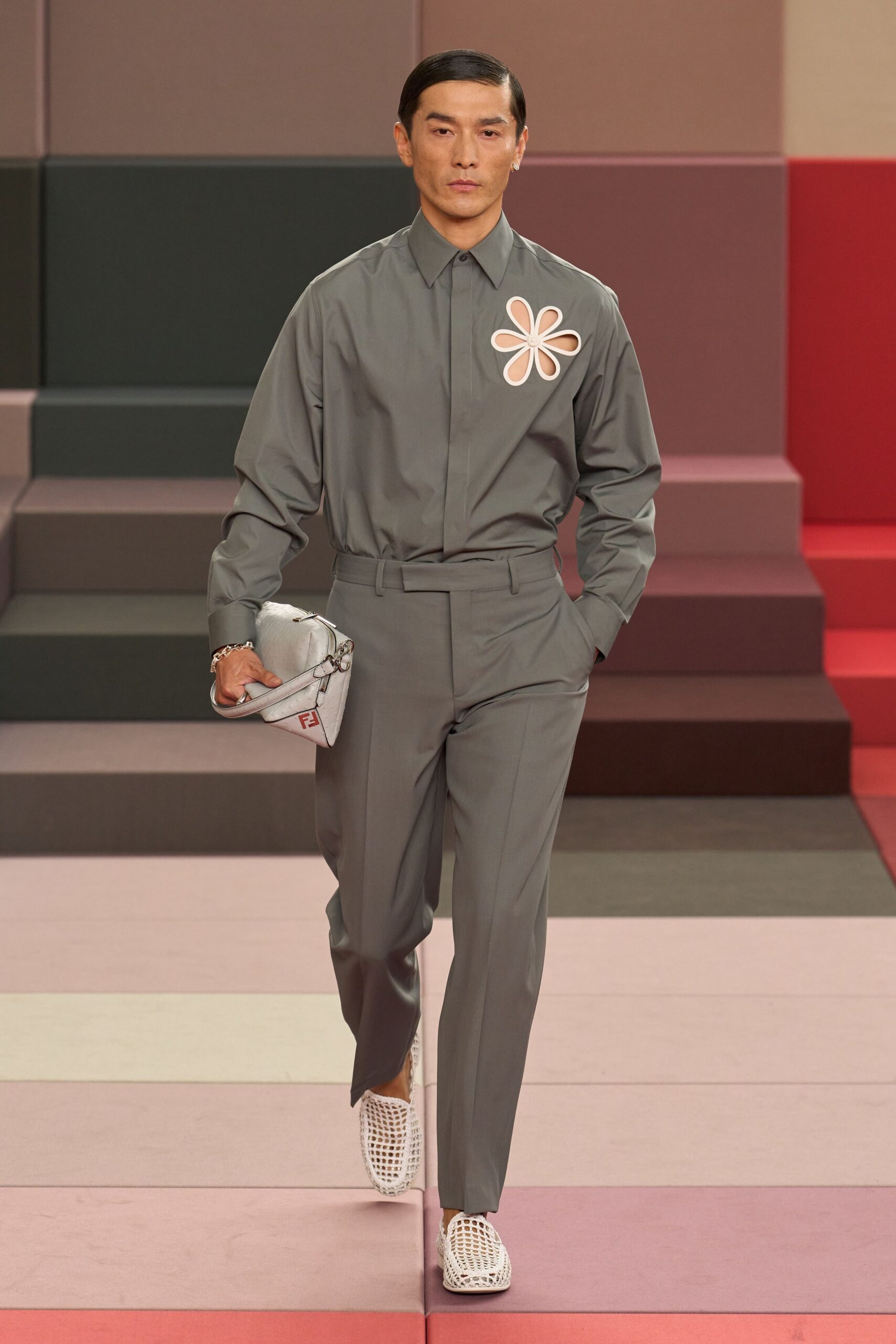 gray cotton long-sleeve collared fitted buttoned shirt