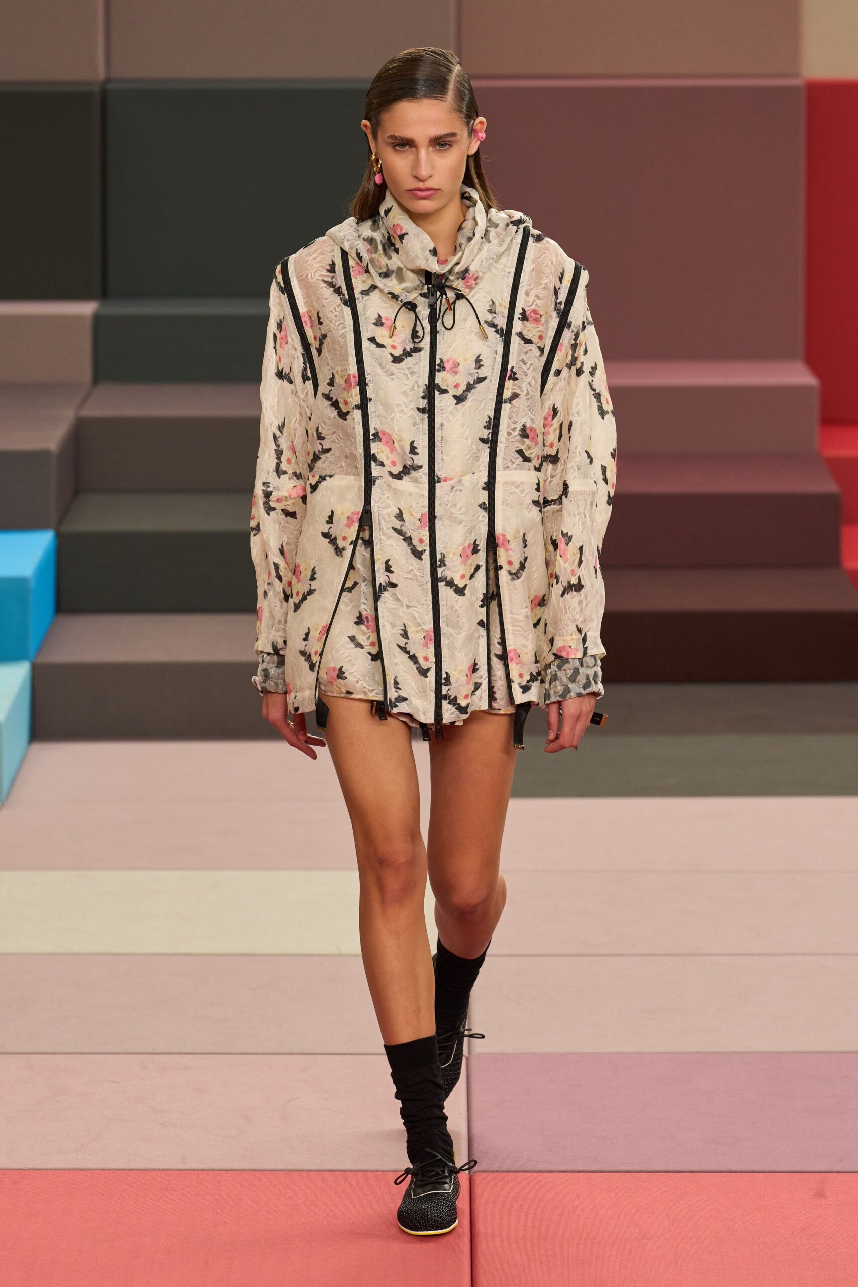 beige cotton long-sleeve collared relaxed embroidered short jacket