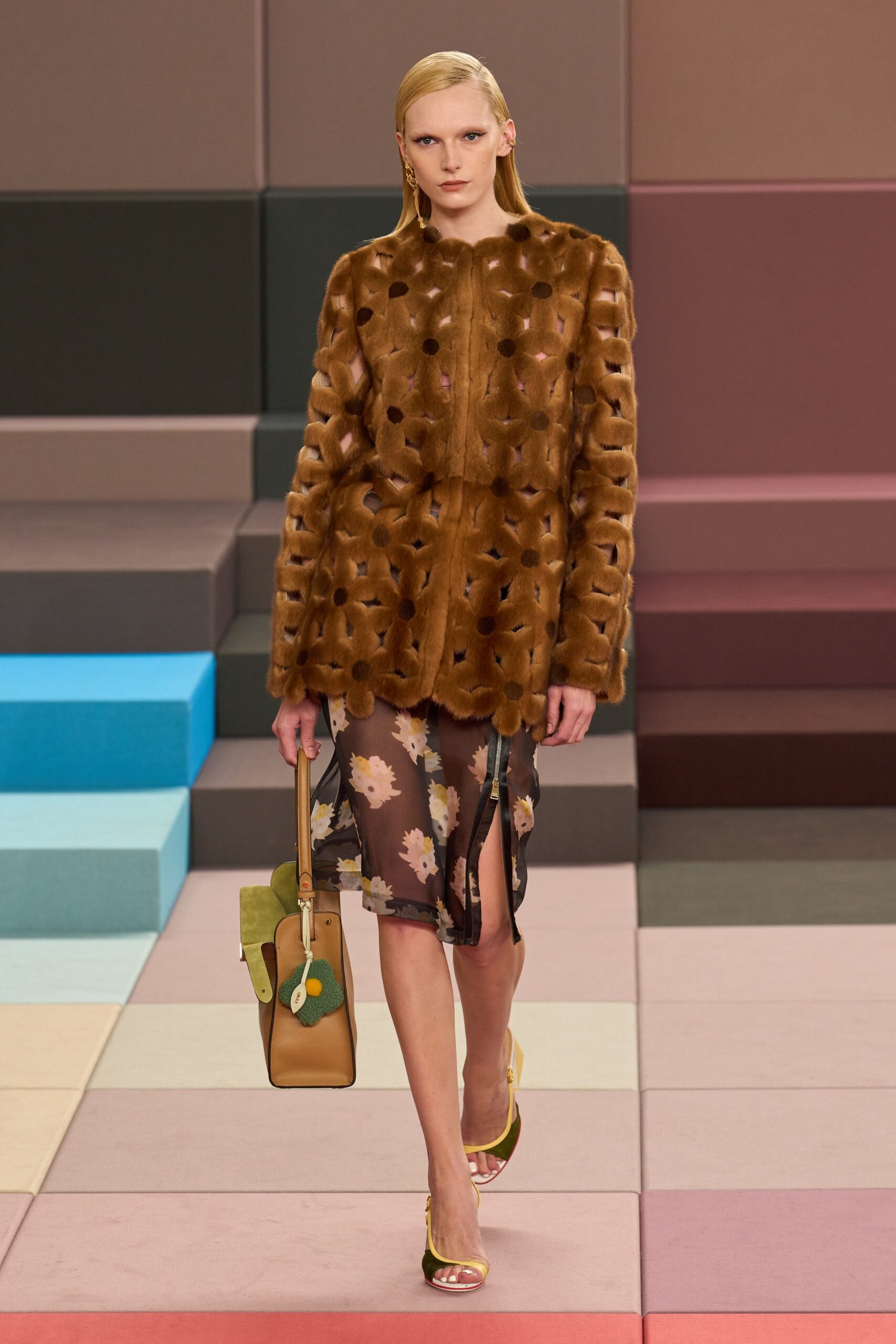 brown fur long-sleeve cutout fitted coat