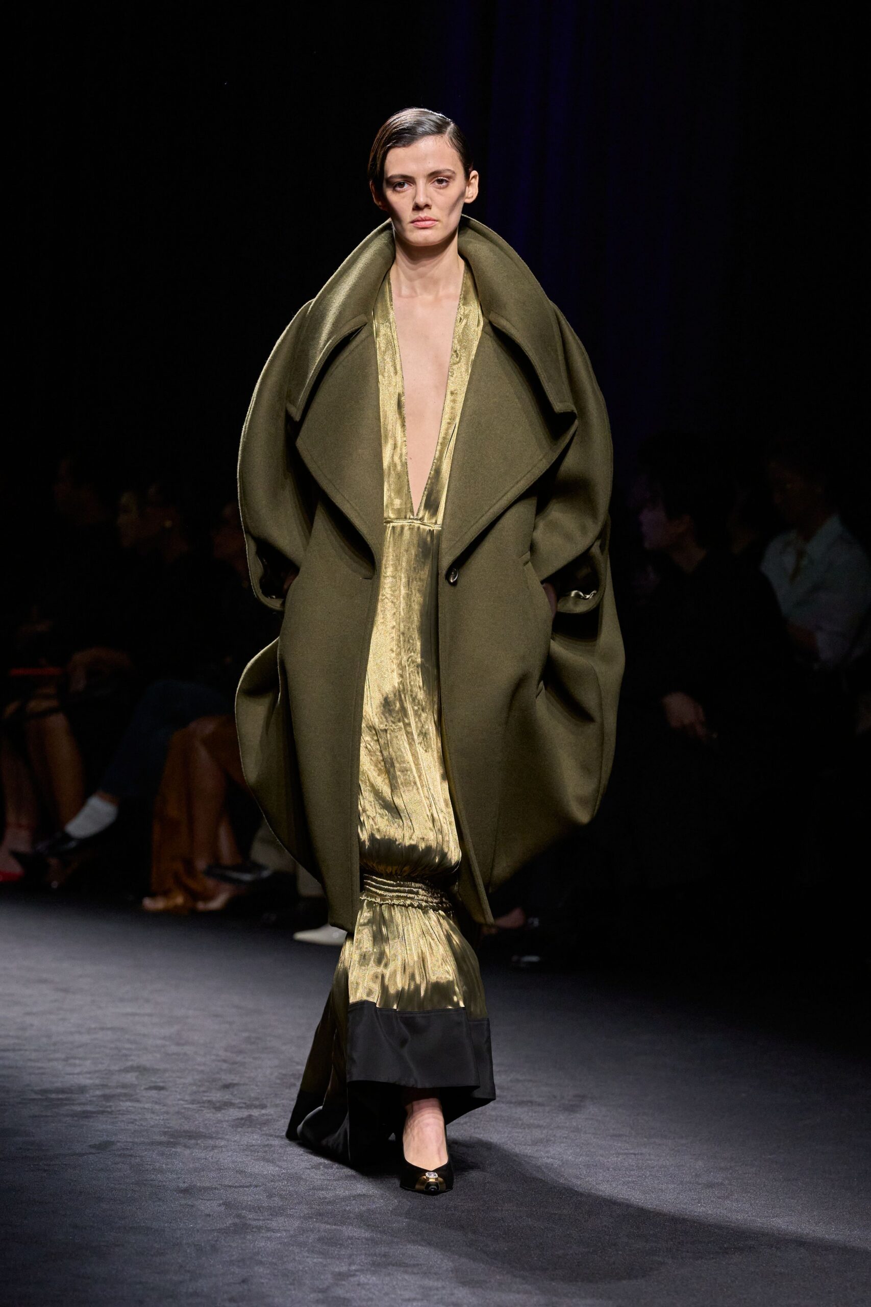 green wool long-sleeve collared oversized draped coat