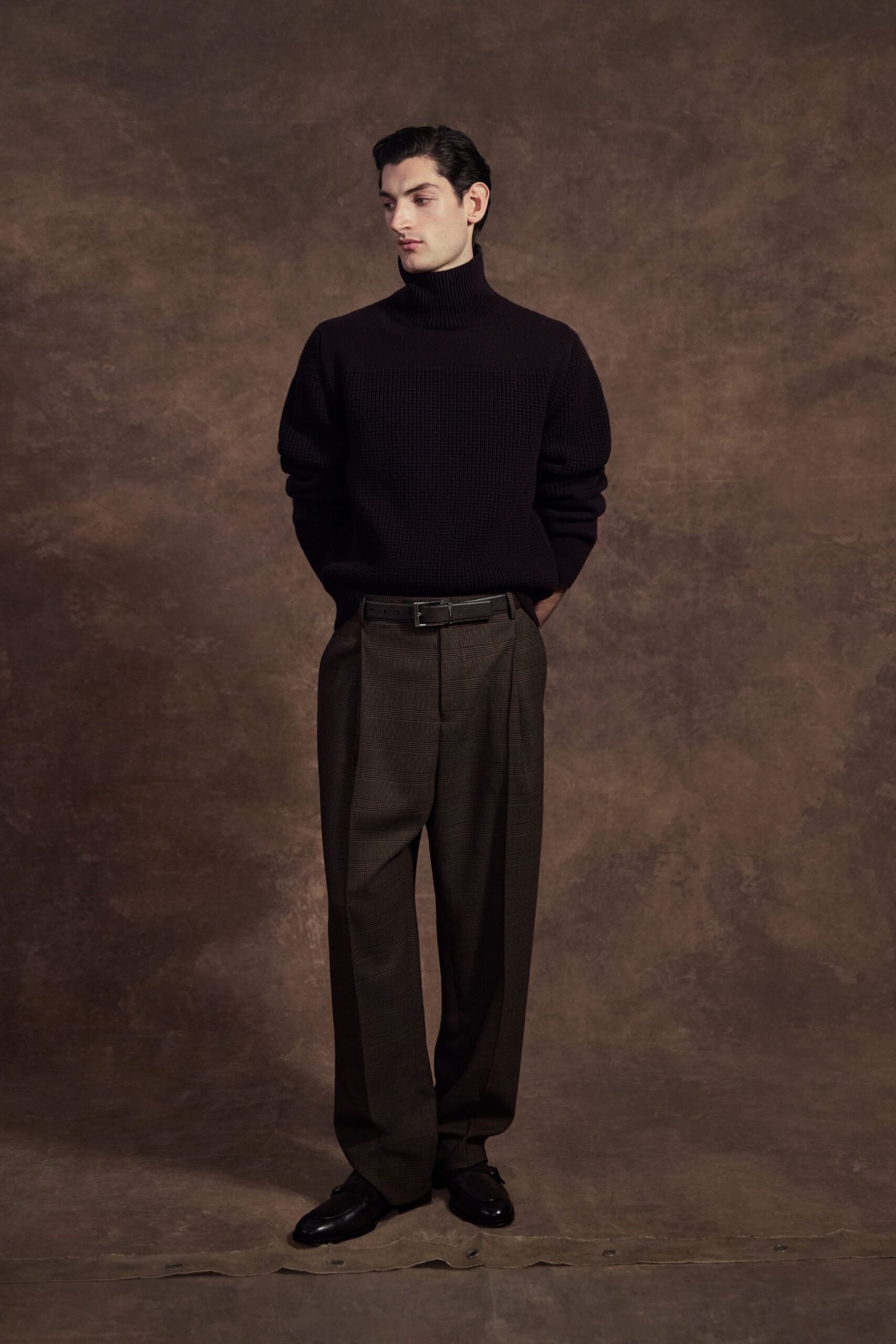 black wool long-sleeve turtleneck fitted sweater
