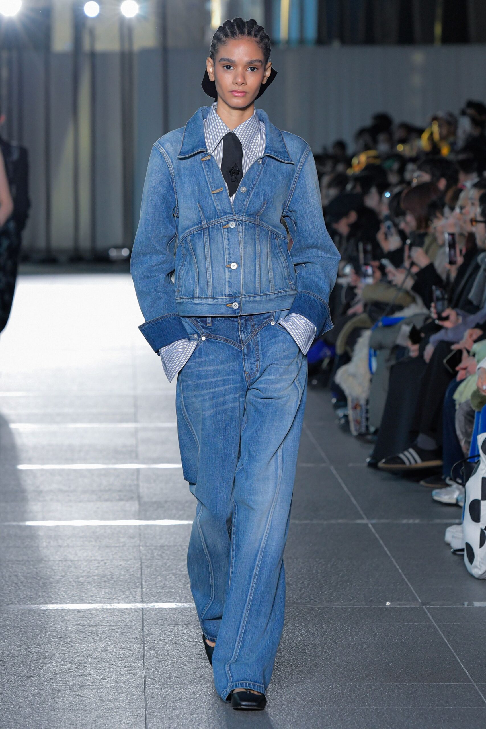 blue denim long-sleeve collared fitted buttoned jacket