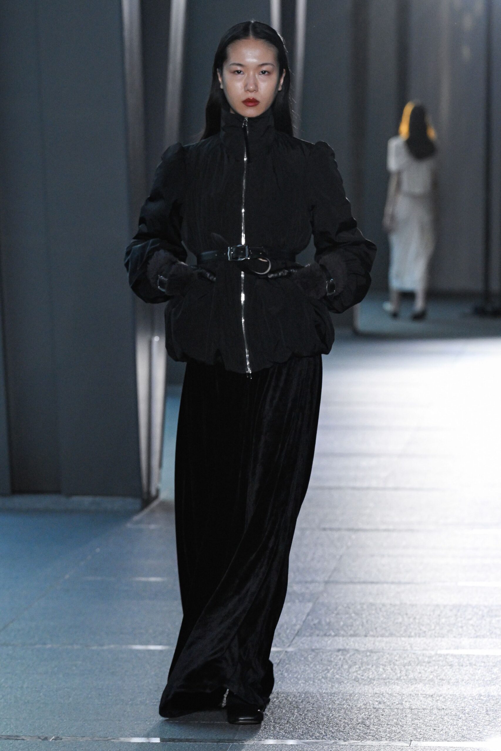 black velvet long-sleeve collared fitted zippered pleated jacket