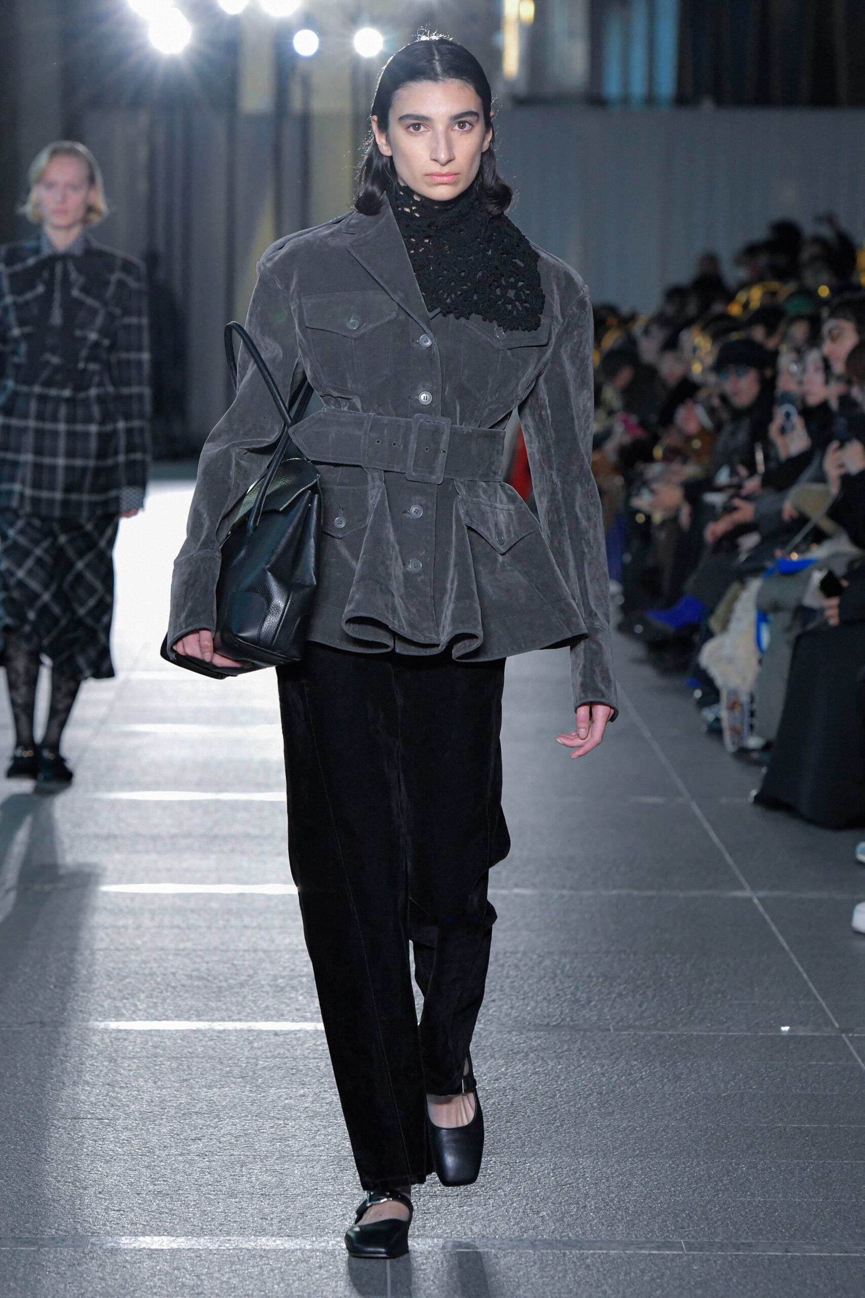 gray cotton long-sleeve collared fitted belted pleated jacket