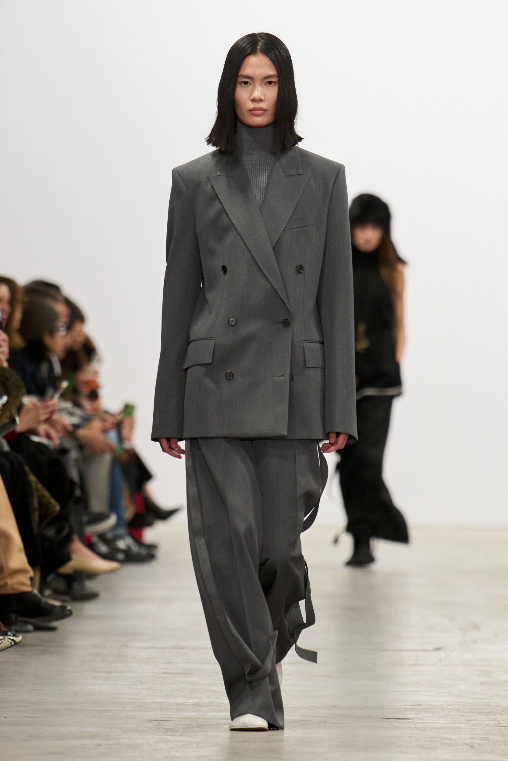 gray wool long-sleeve collared tailored buttoned straight-leg suit