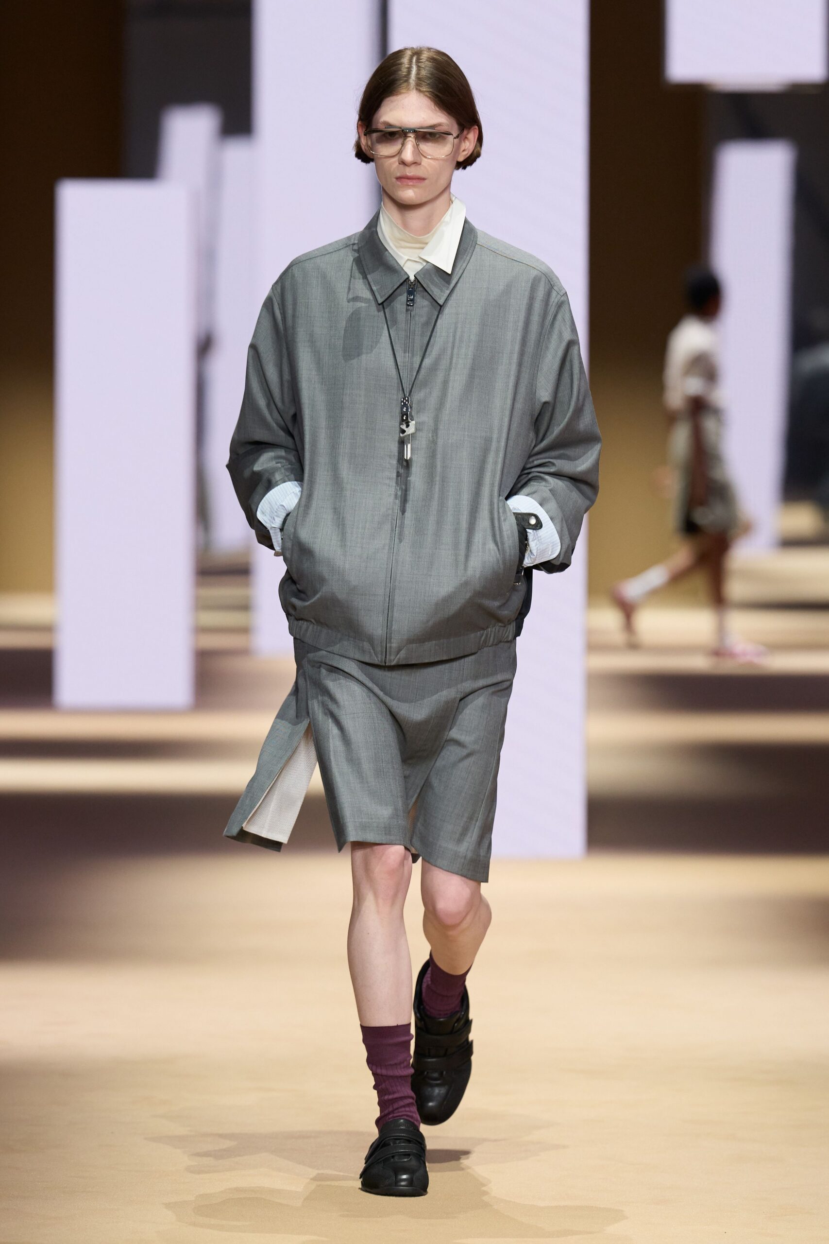 gray cotton fitted straight-leg short shorts