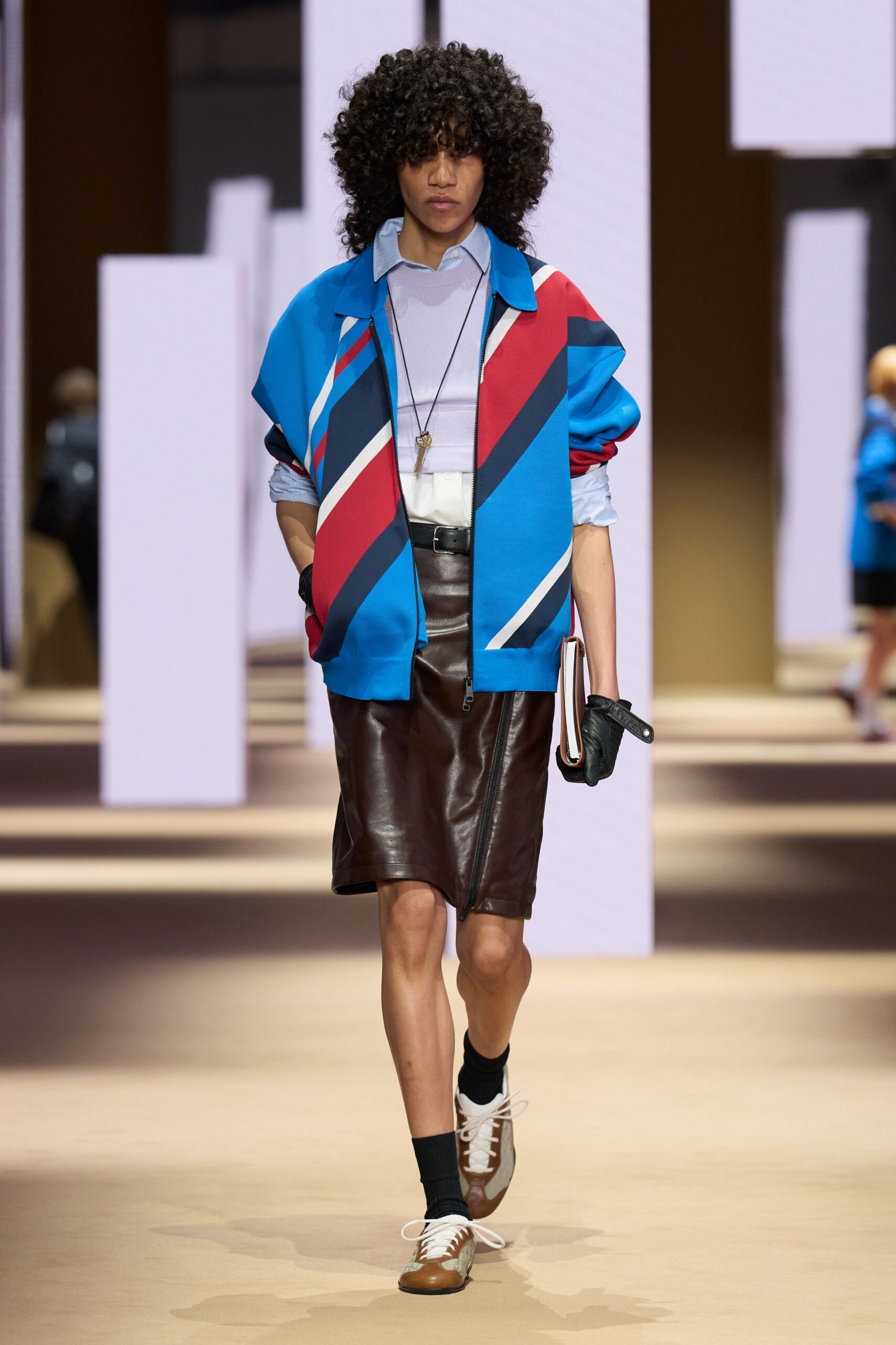 color-blocked relaxed jacket with fitted shirt
