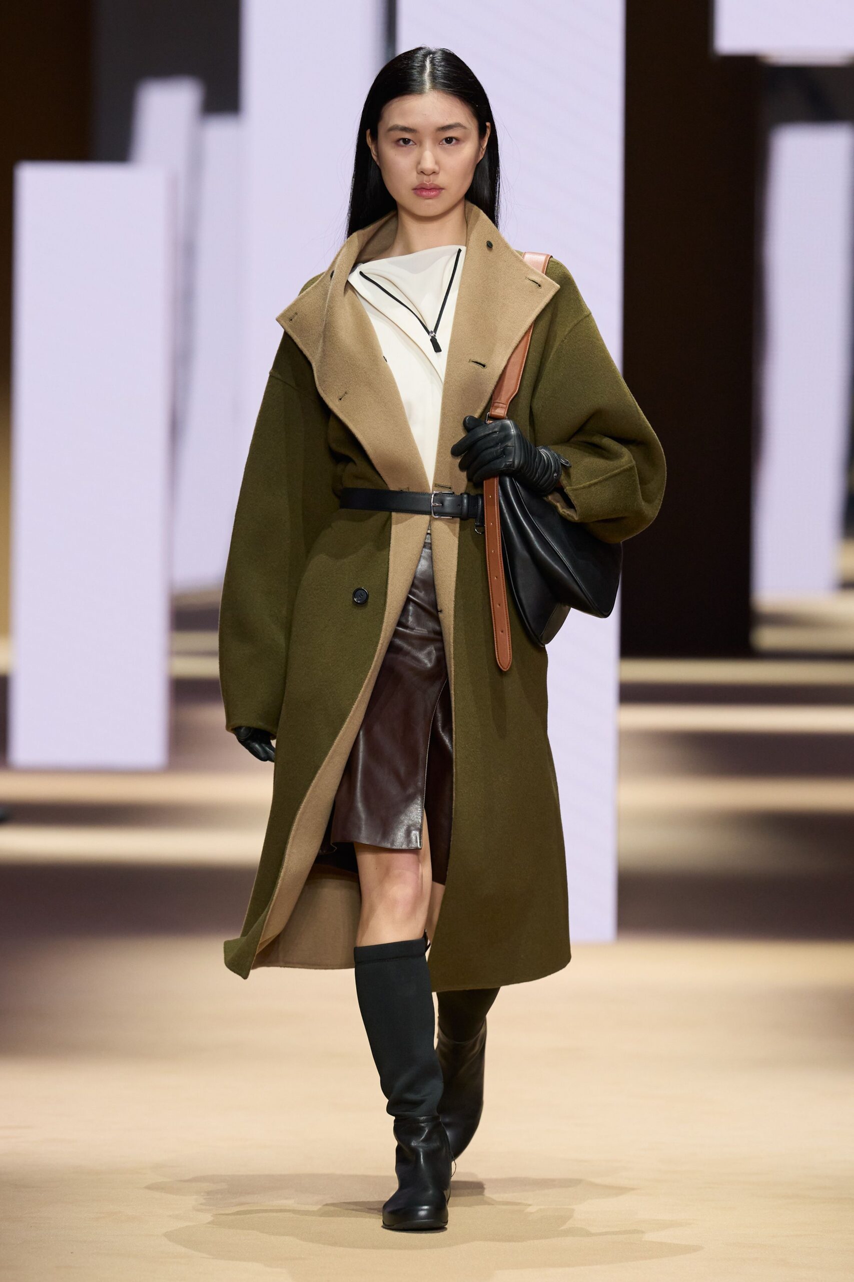 green wool long-sleeve collared oversized layered coat