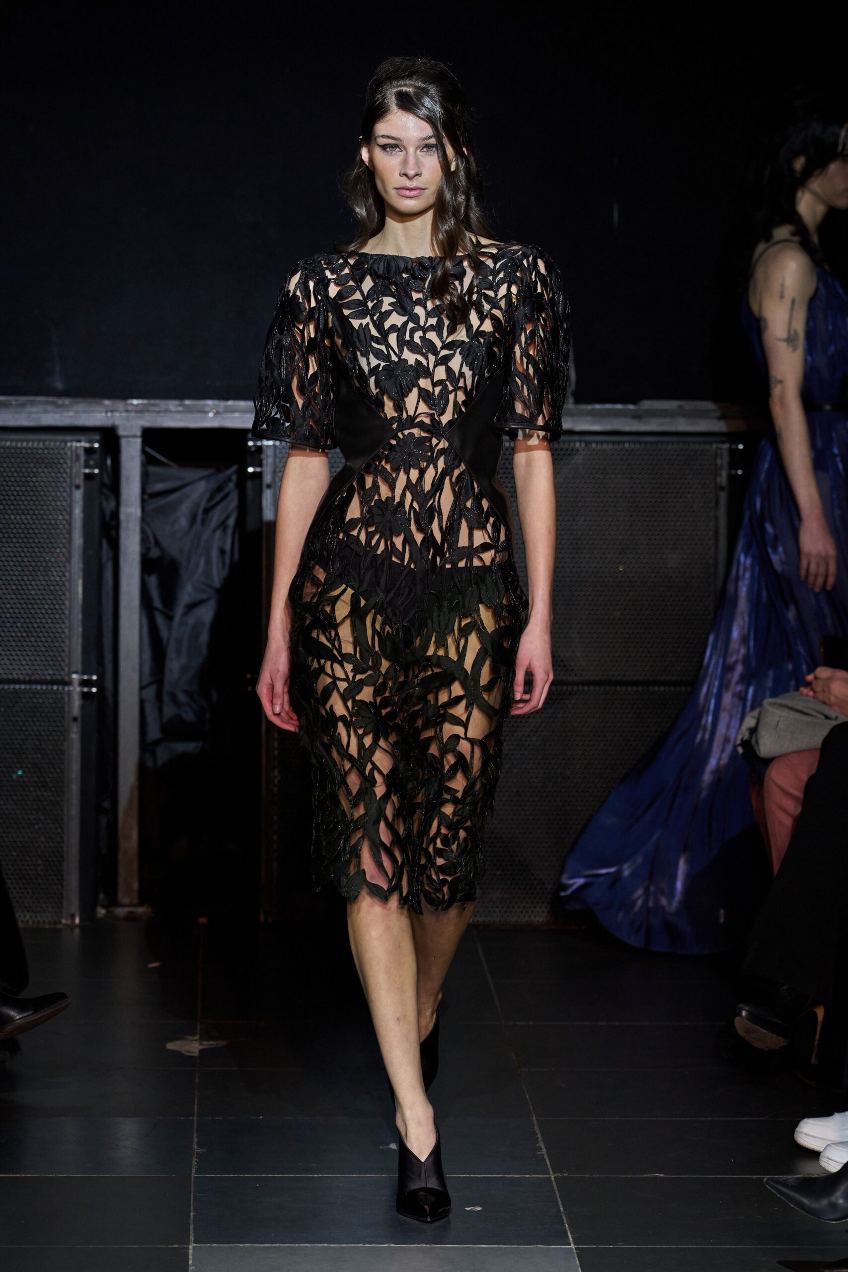 black lace sleeveless v-neck fitted embroidered dress