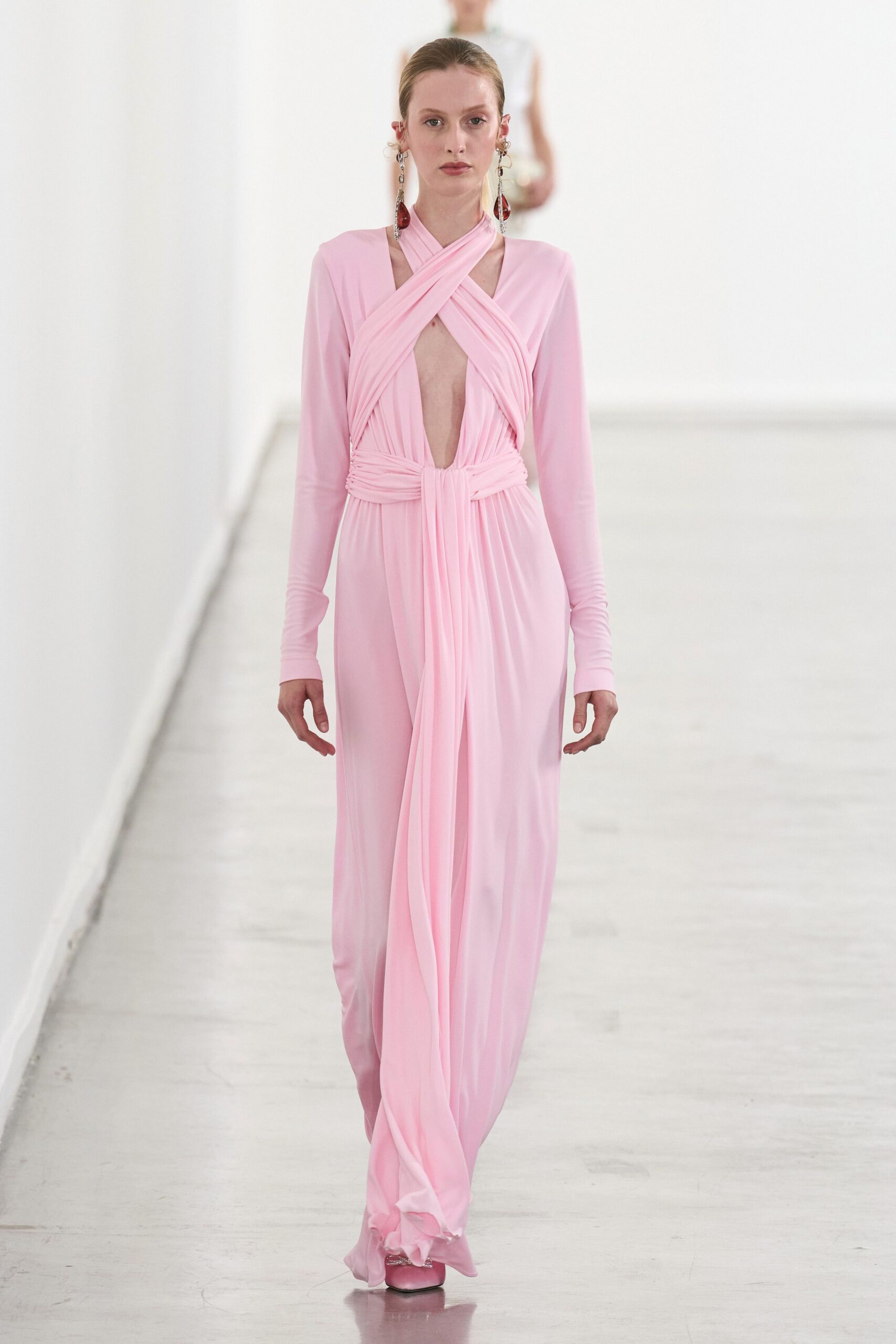 Giambattista Valli Fall 2023 Ready-to-Wear Look 34