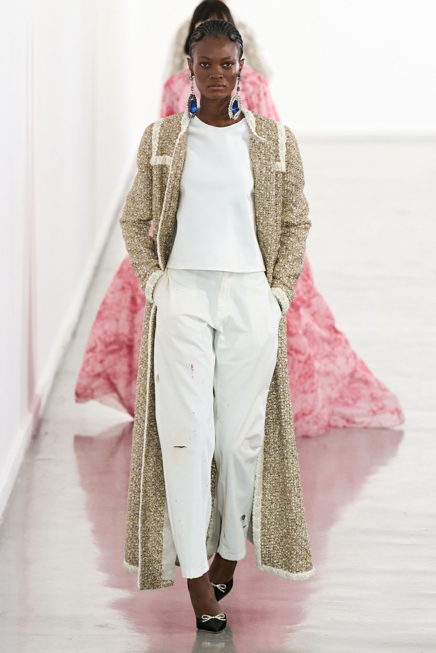 beige tweed long-sleeve collared relaxed buttoned pockets coat