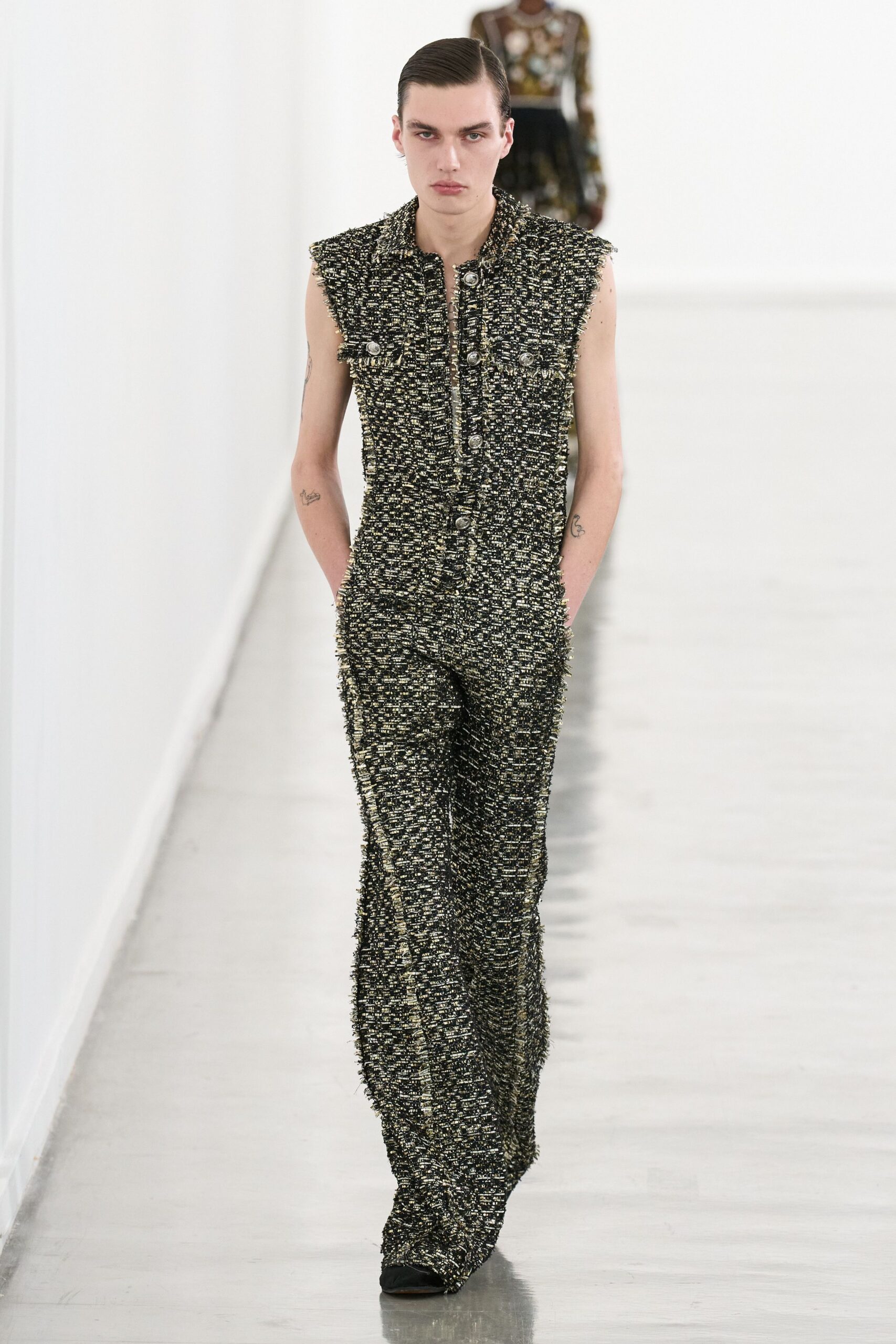 Giambattista Valli Fall 2023 Ready-to-Wear Look 52