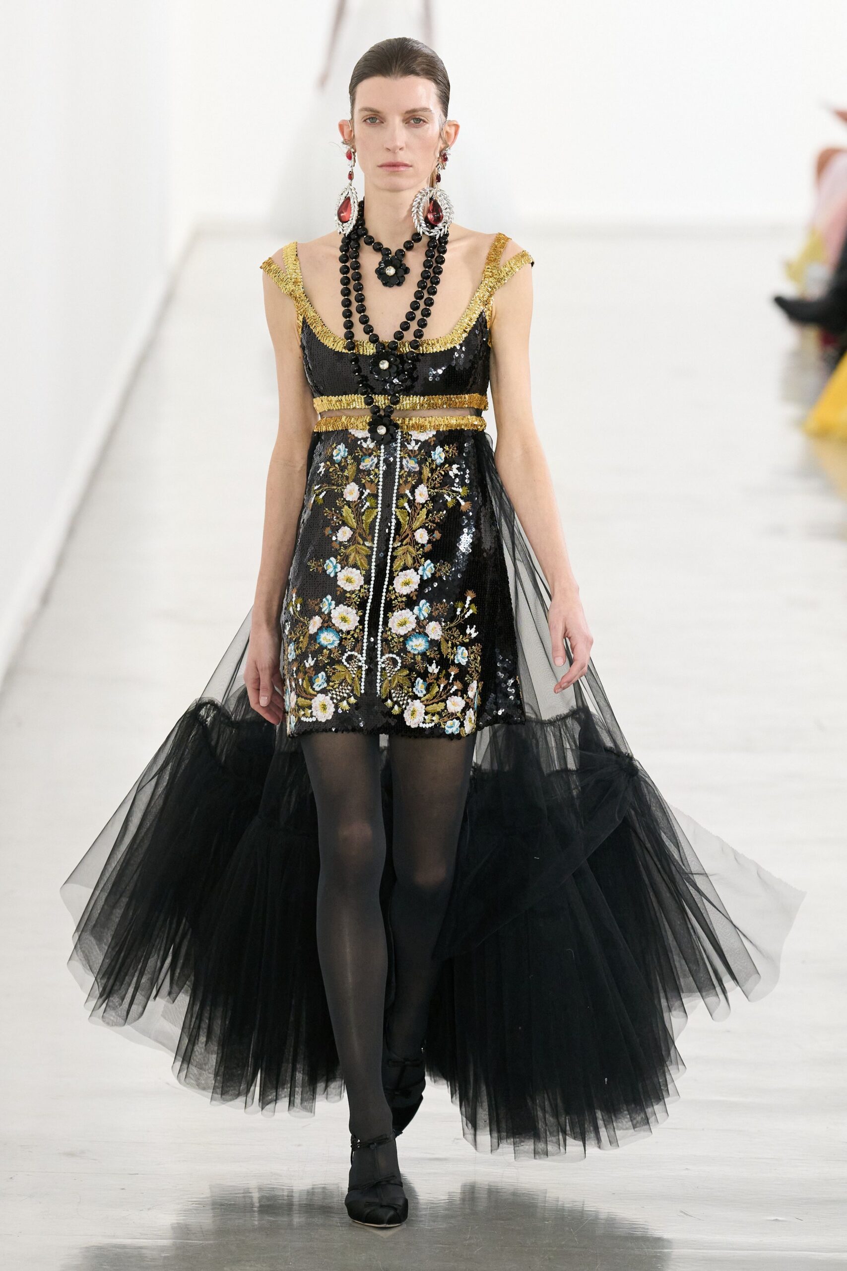 Giambattista Valli Fall 2023 Ready-to-Wear Look 60