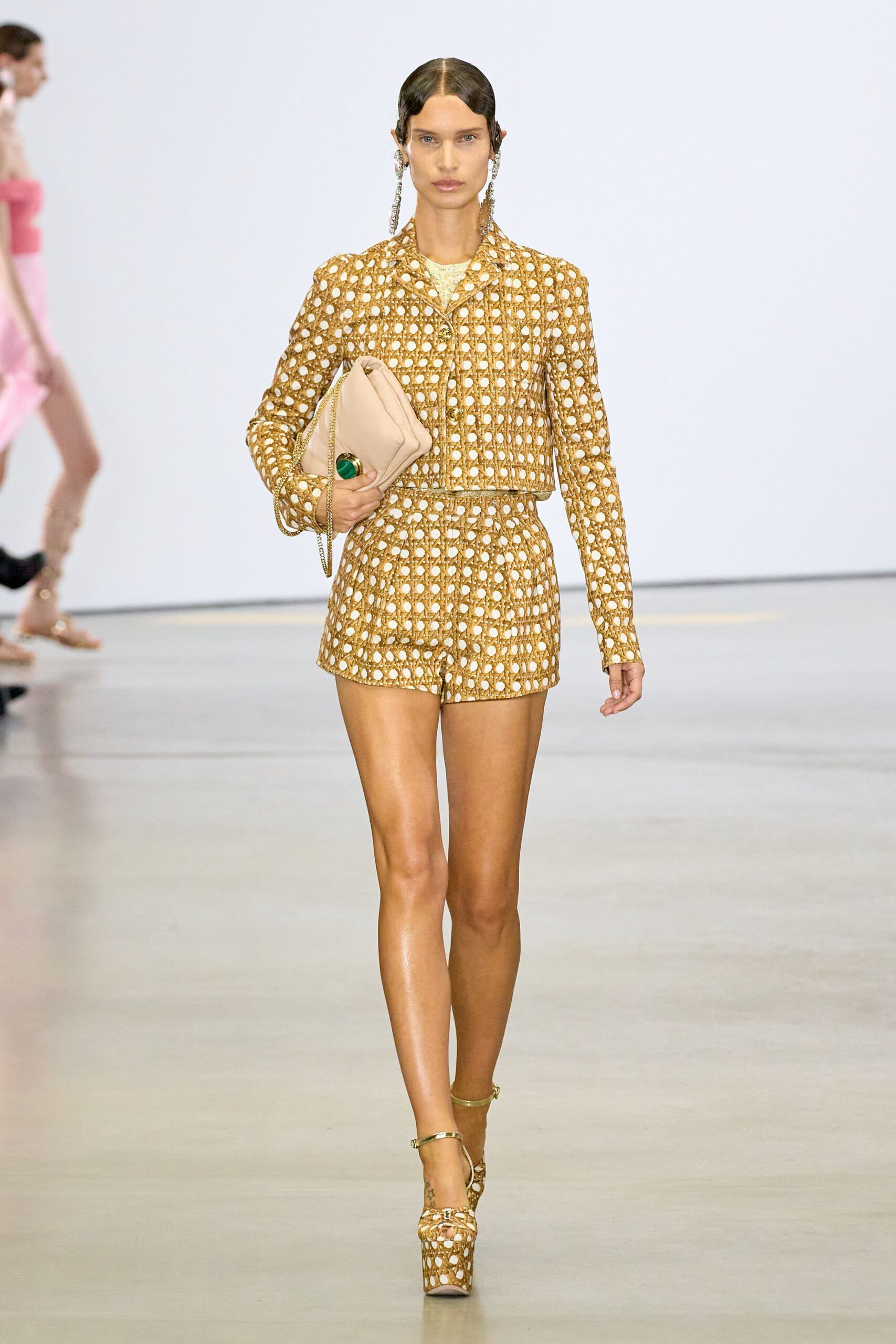 gold silk long-sleeve collared fitted pleated jacket