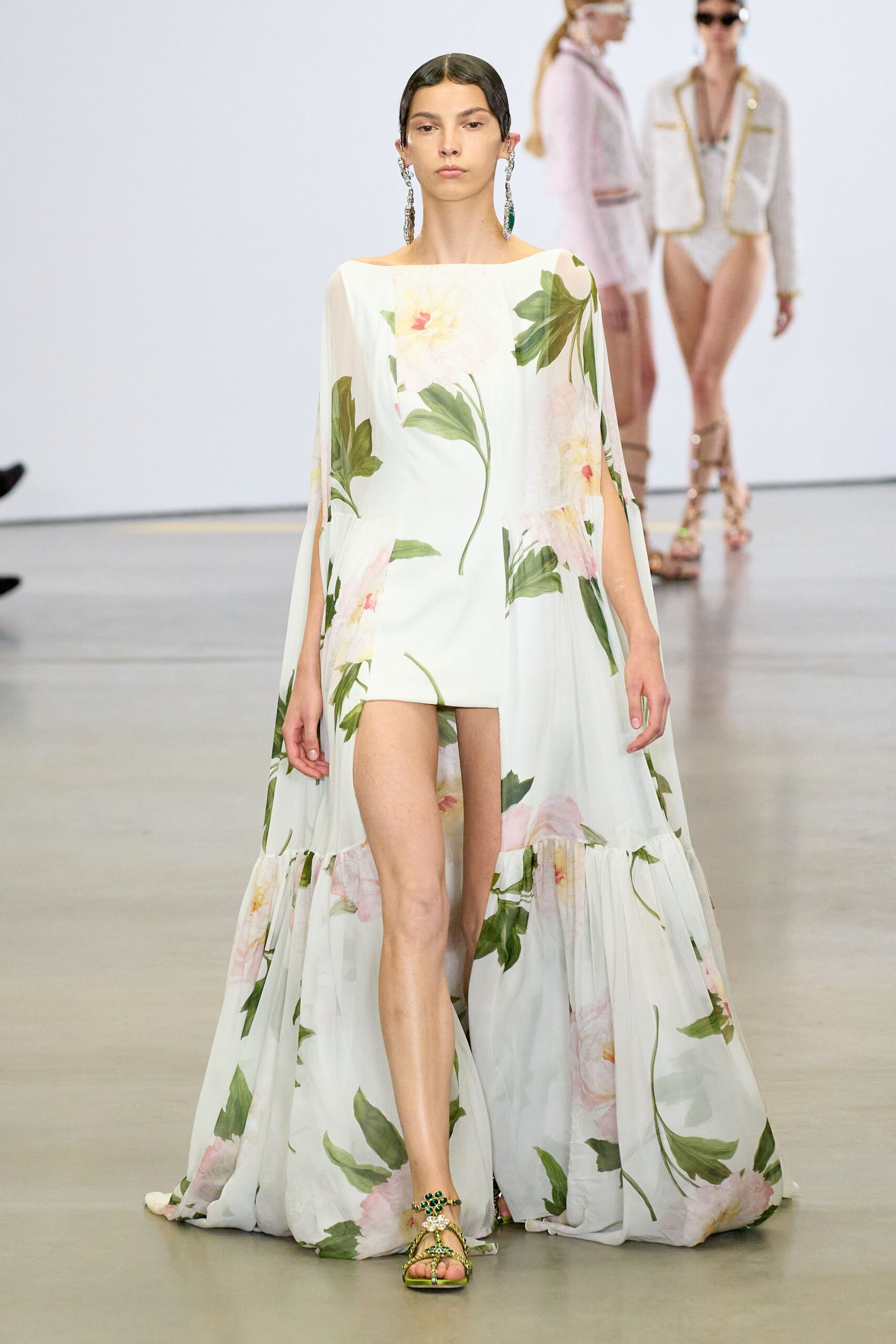 Giambattista Valli Spring 2023 Ready-to-Wear Look 21