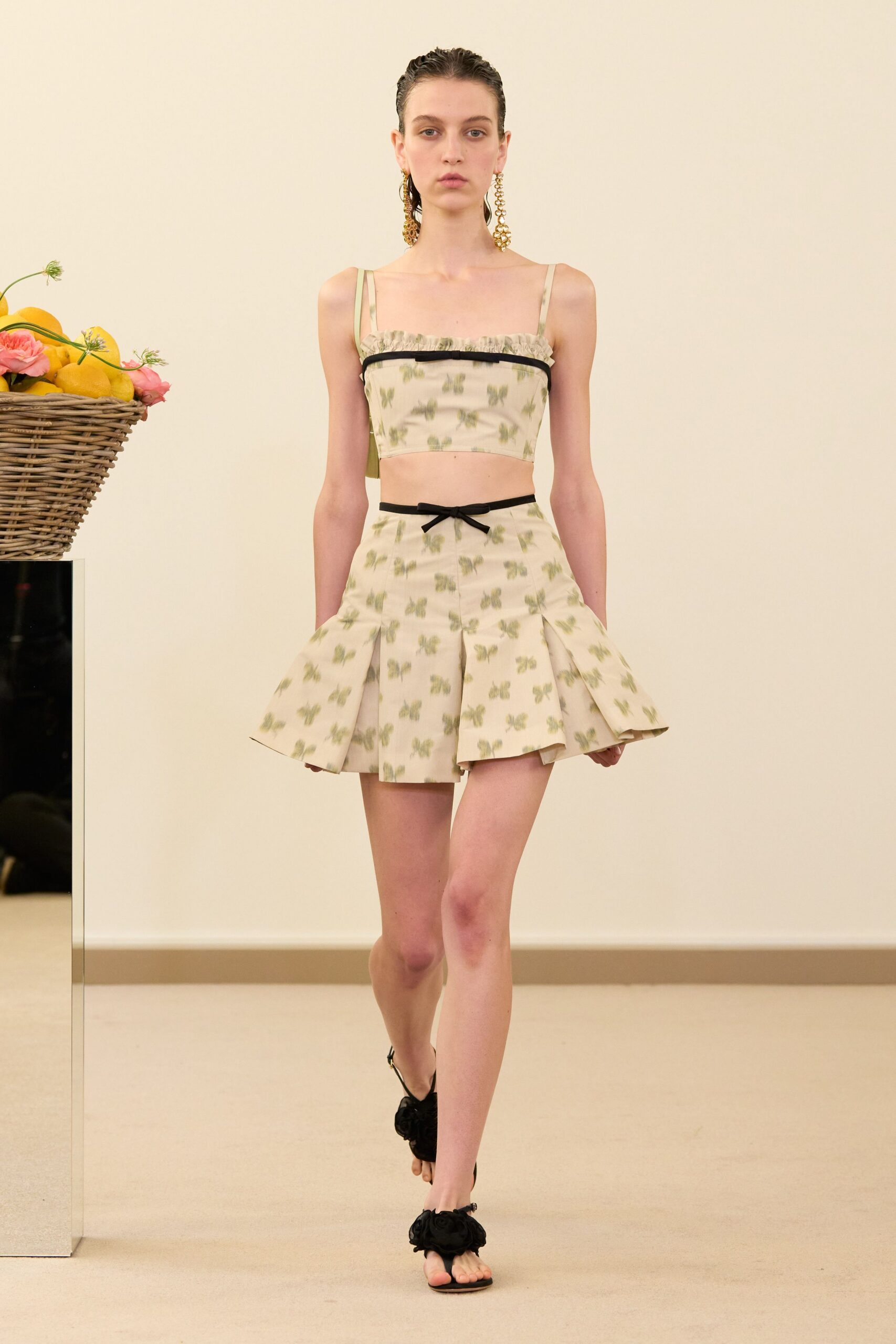 beige cotton sleeveless square-neck fitted pleated printed top