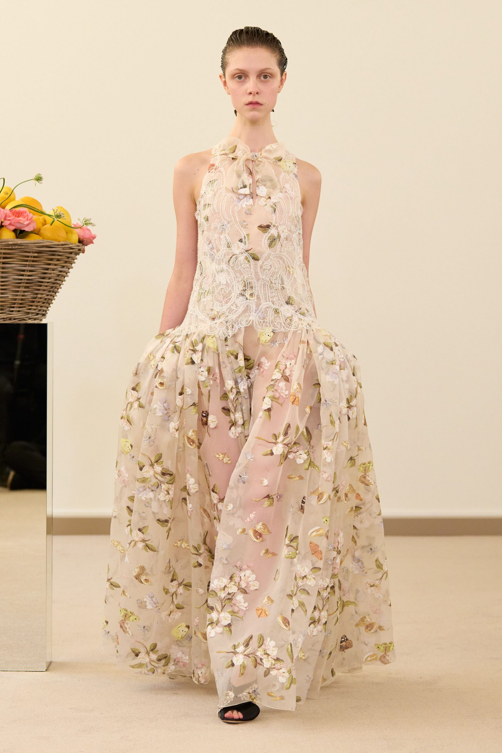 Giambattista Valli Spring 2026 Ready-to-Wear Look 49
