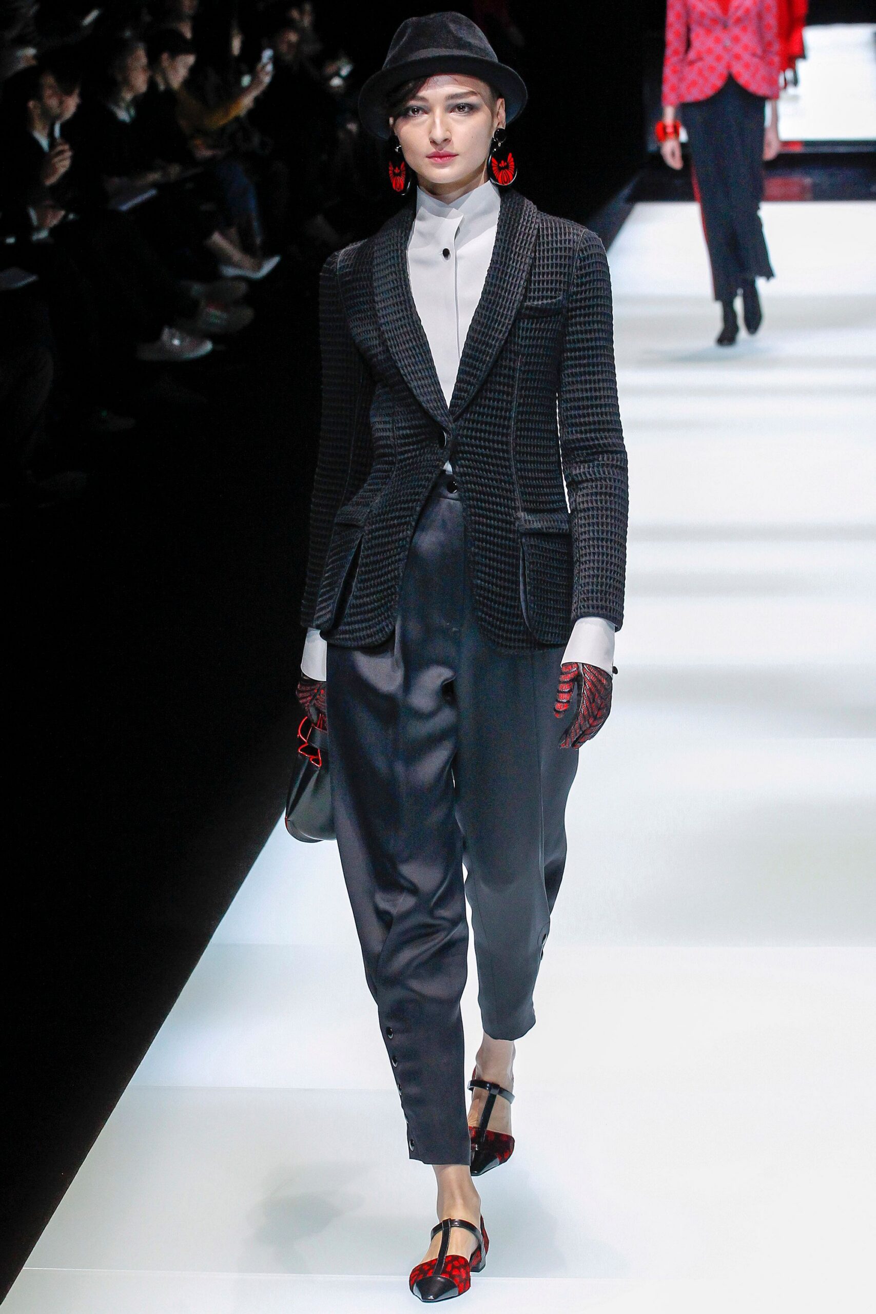 black cotton long-sleeve collared structured buttoned blazer