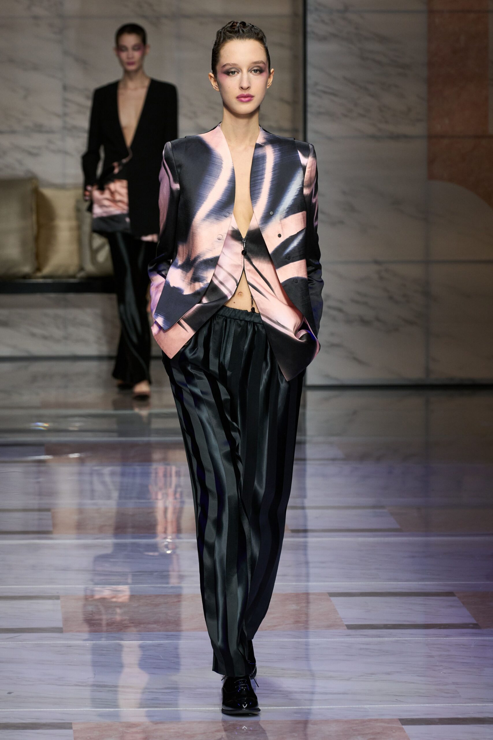 black silk long-sleeve v-neck structured color-blocked blazer