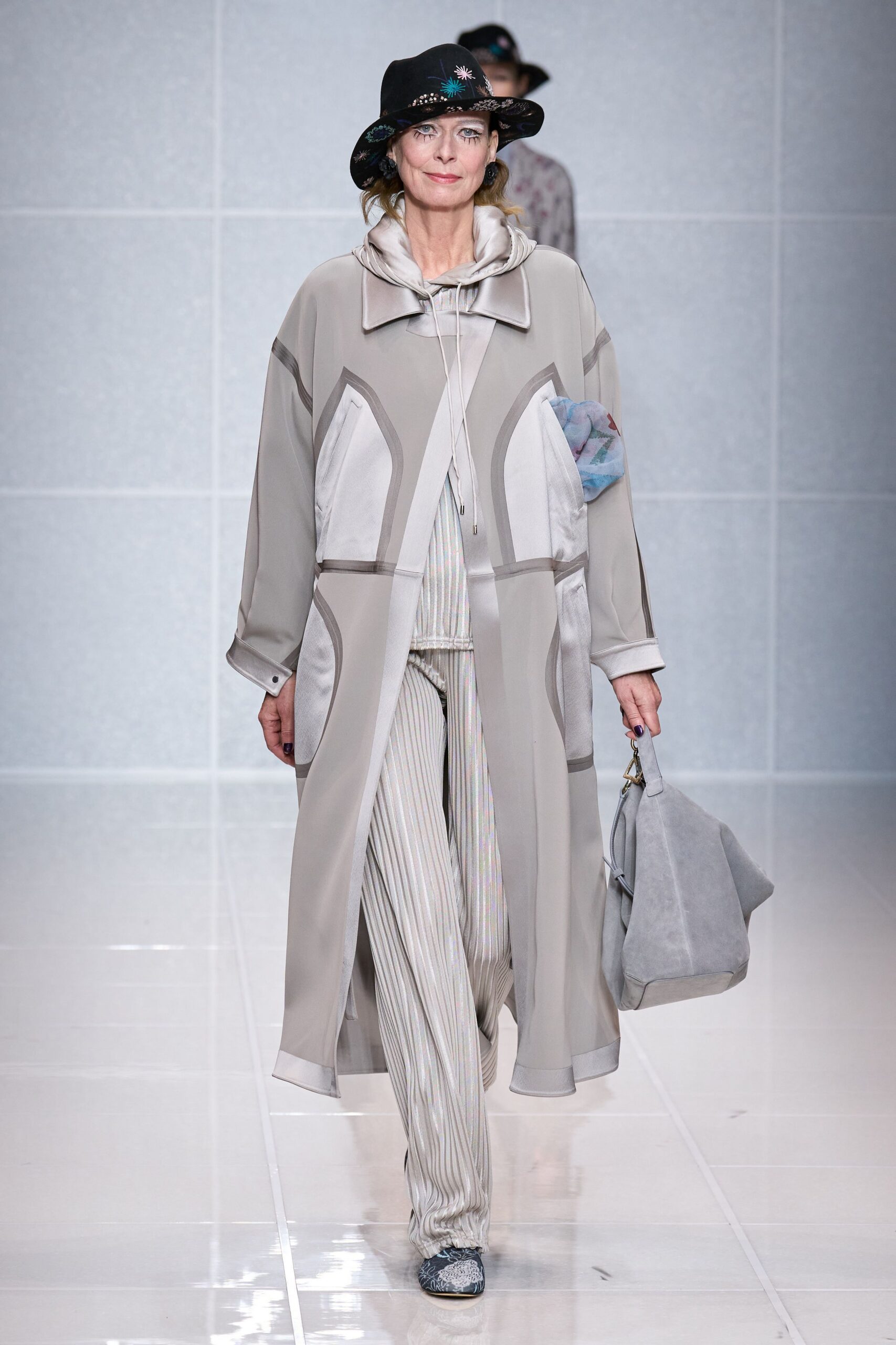 gray cotton long-sleeve collared relaxed zippered pockets coat