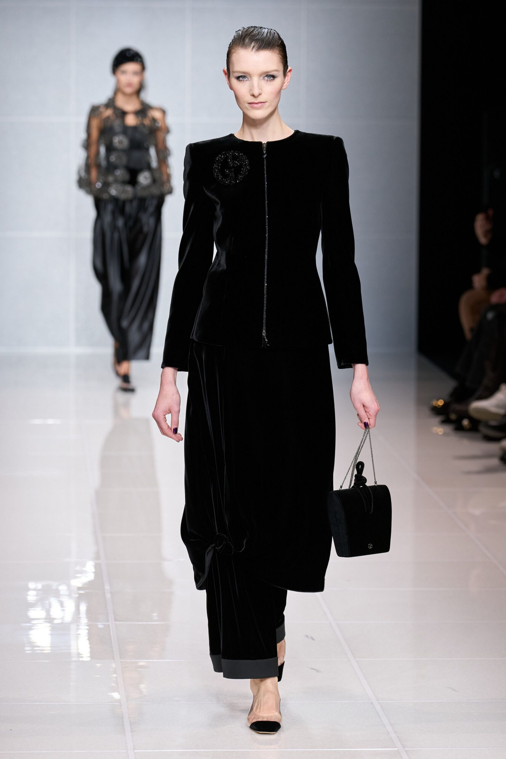 black velvet long-sleeve collared fitted blazer