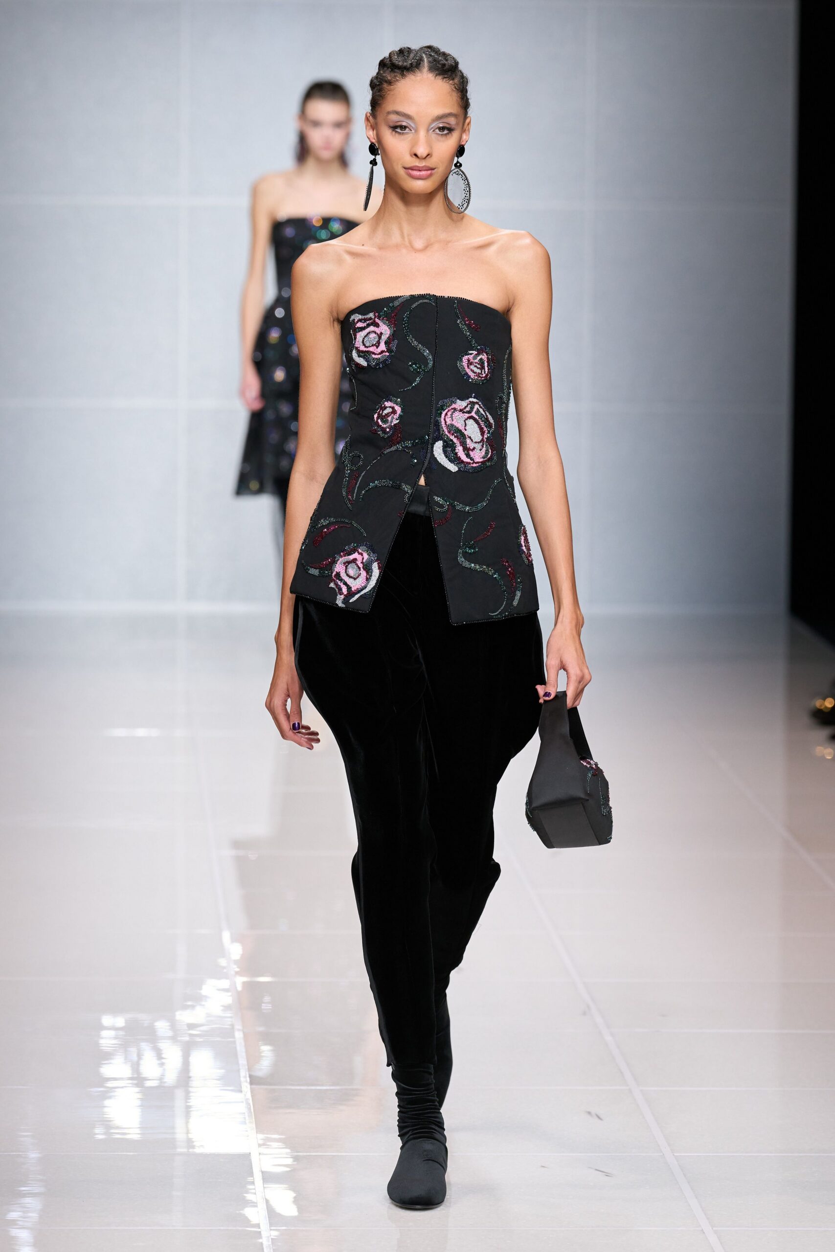 black silk strapless v-neck fitted embroidered top