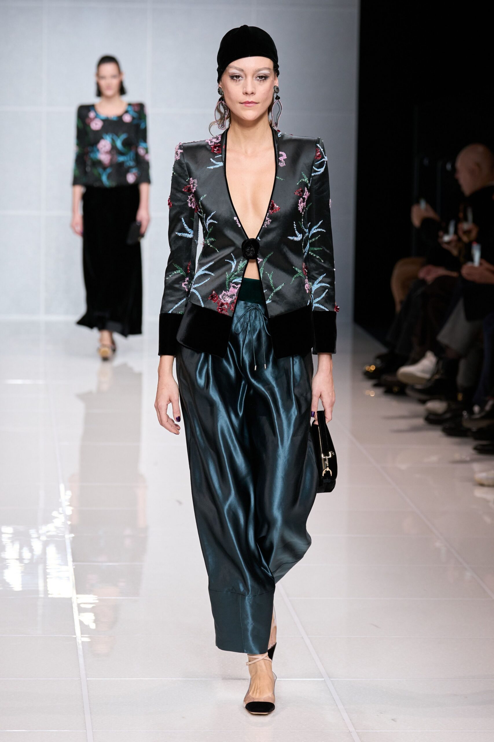 black silk long-sleeve v-neck tailored embroidered blazer